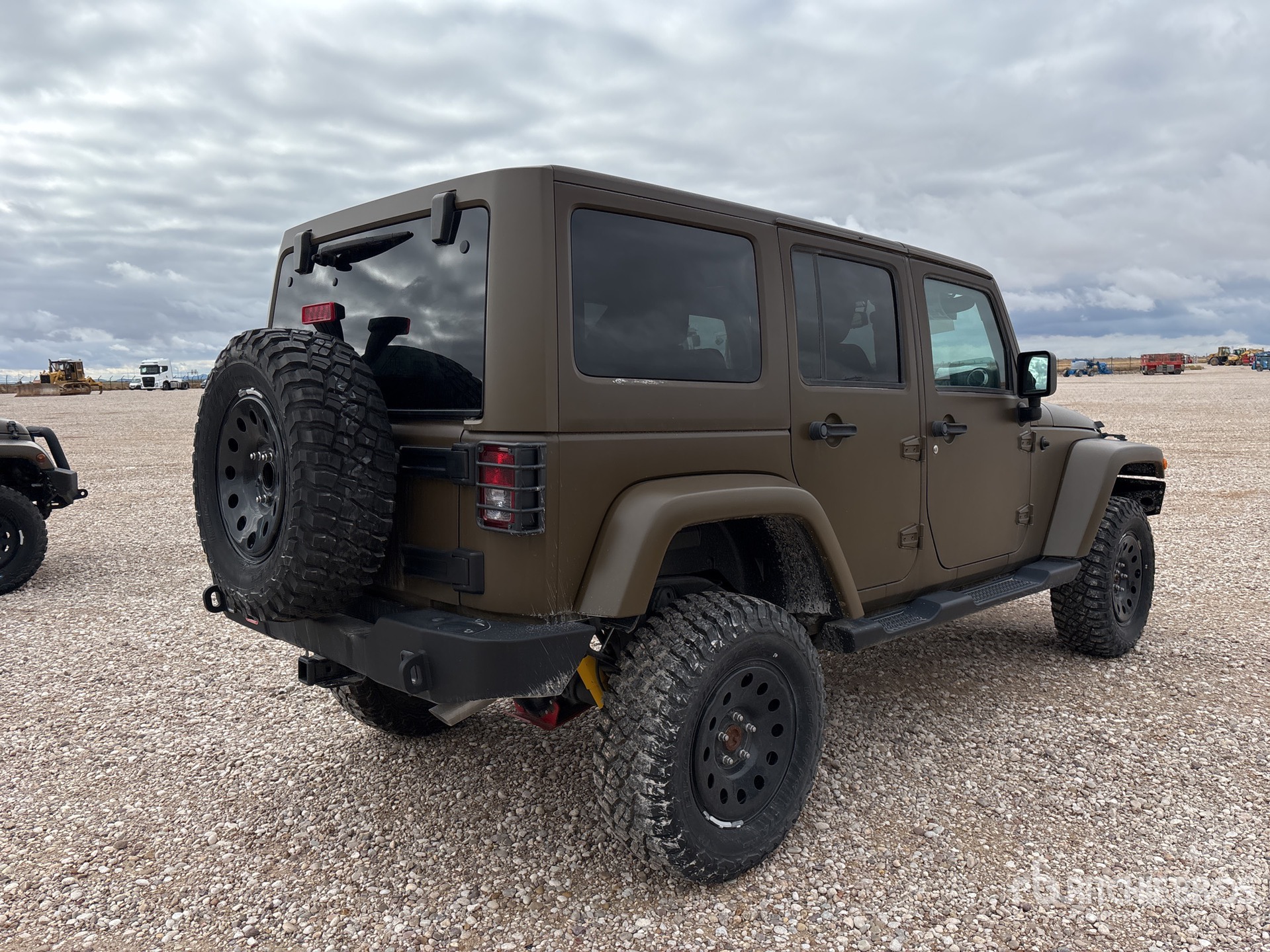 General Appearance with Picture, Right Rear Corner