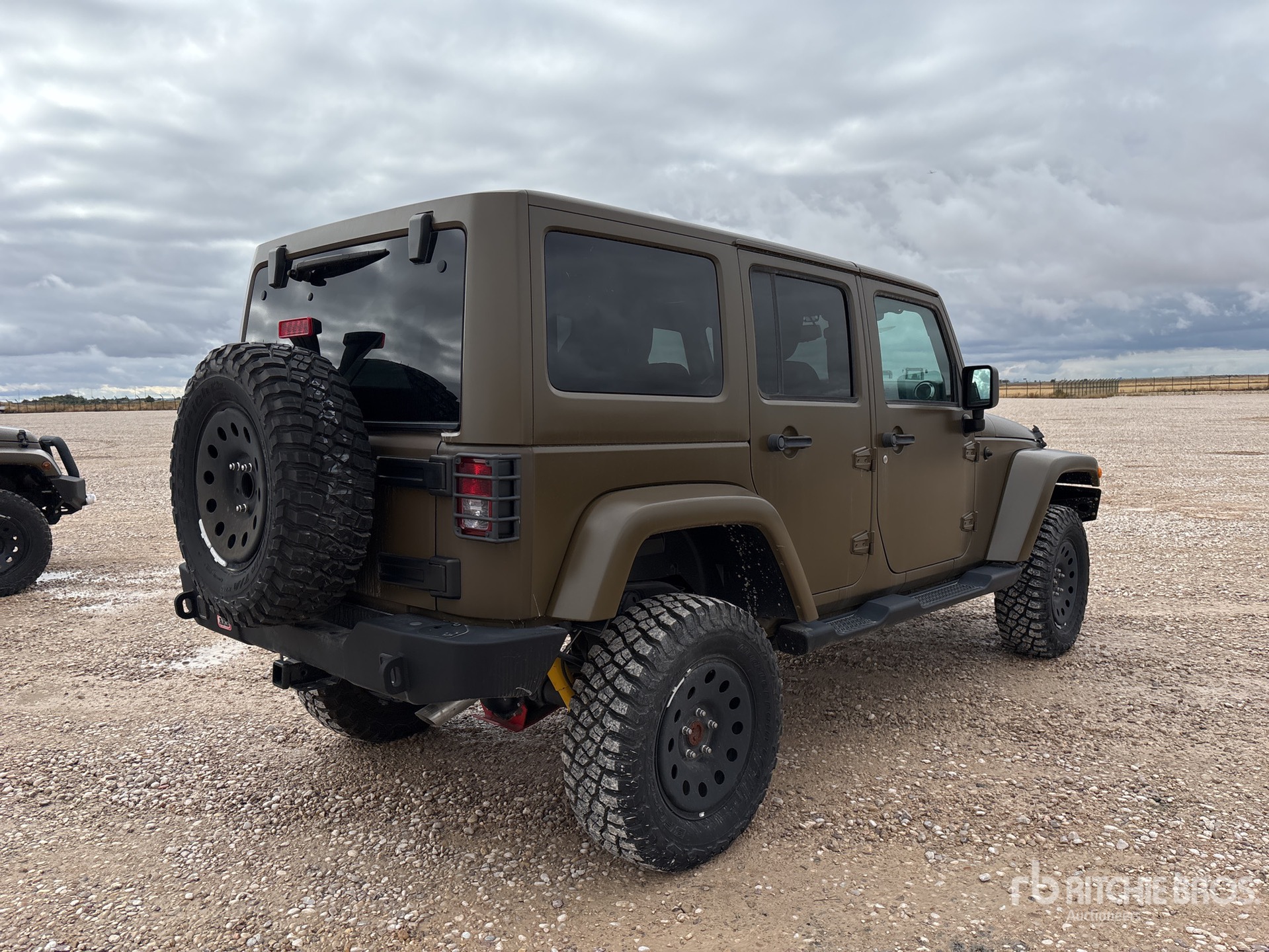 General Appearance with Picture, Right Rear Corner