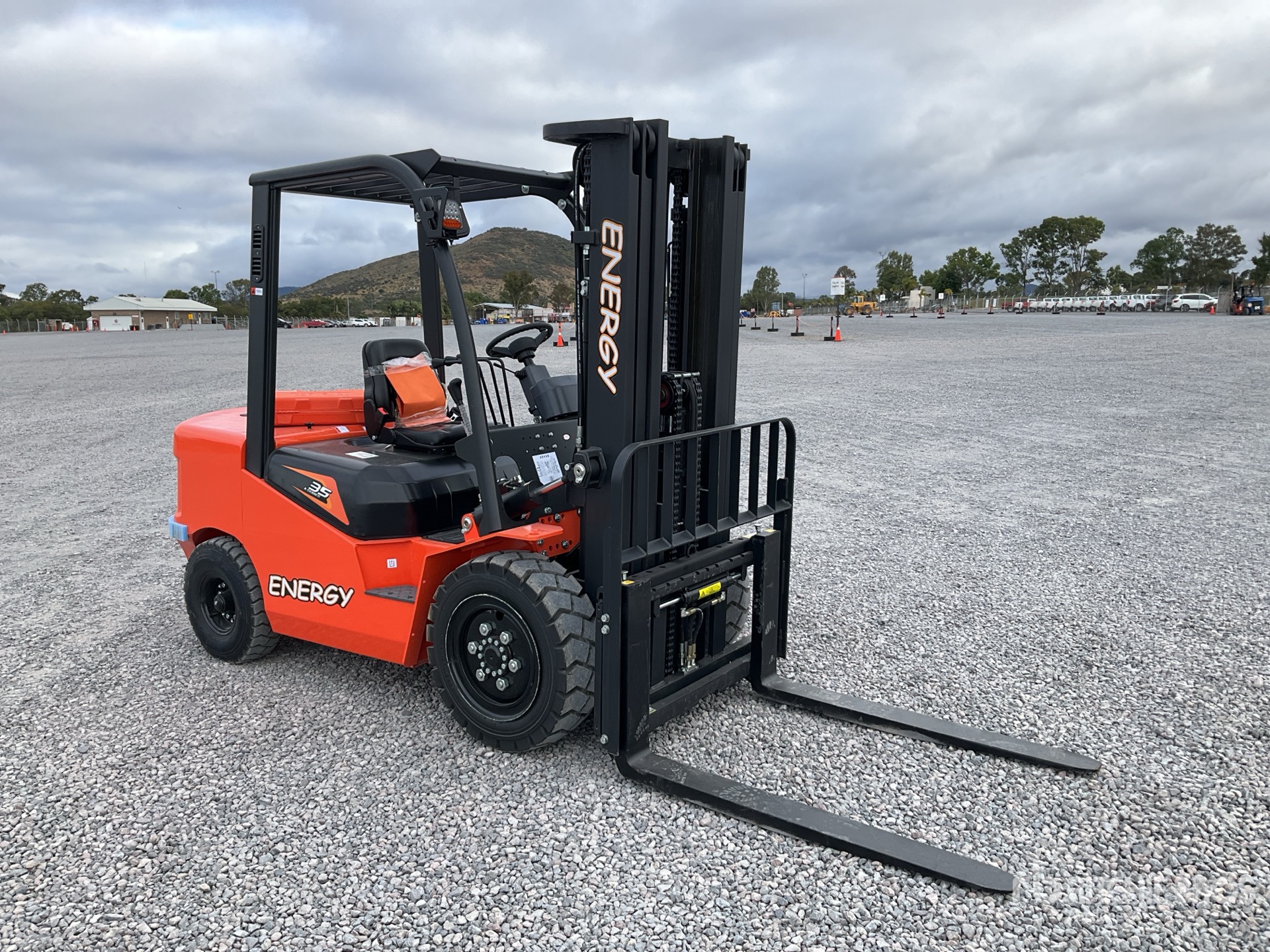 General Appearance with Picture, Right Front Corner