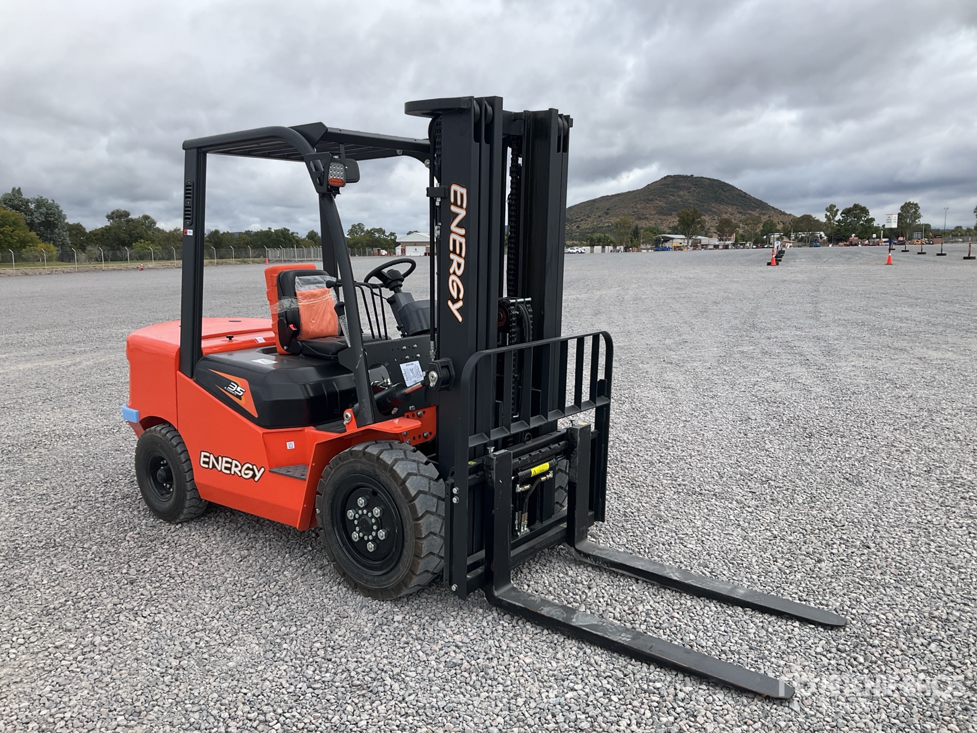 General Appearance with Picture, Right Front Corner