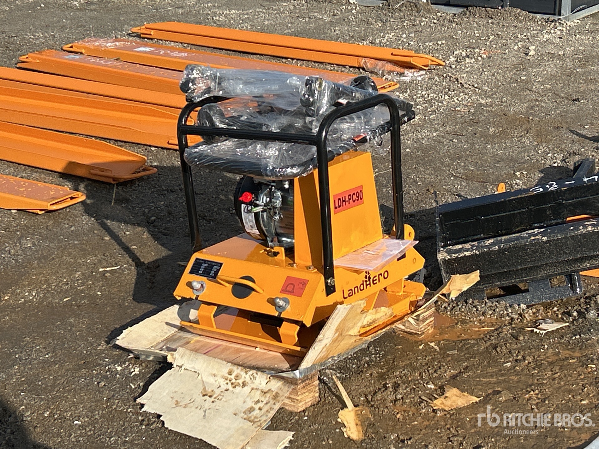 General Appearance with Picture, Left Front Corner