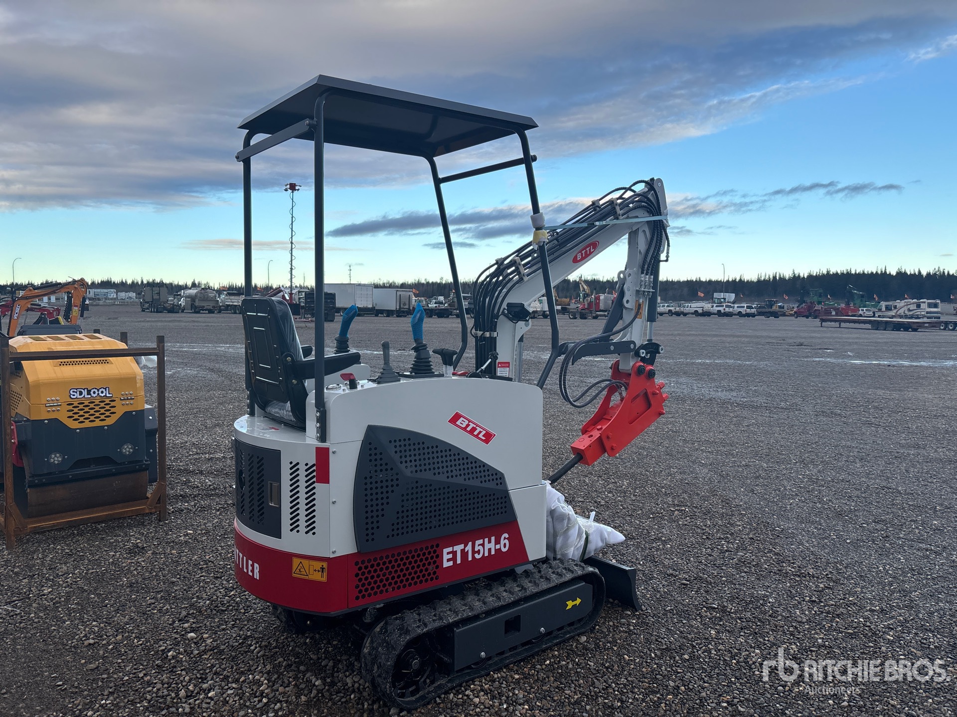 General Appearance with Picture, Right Rear Corner