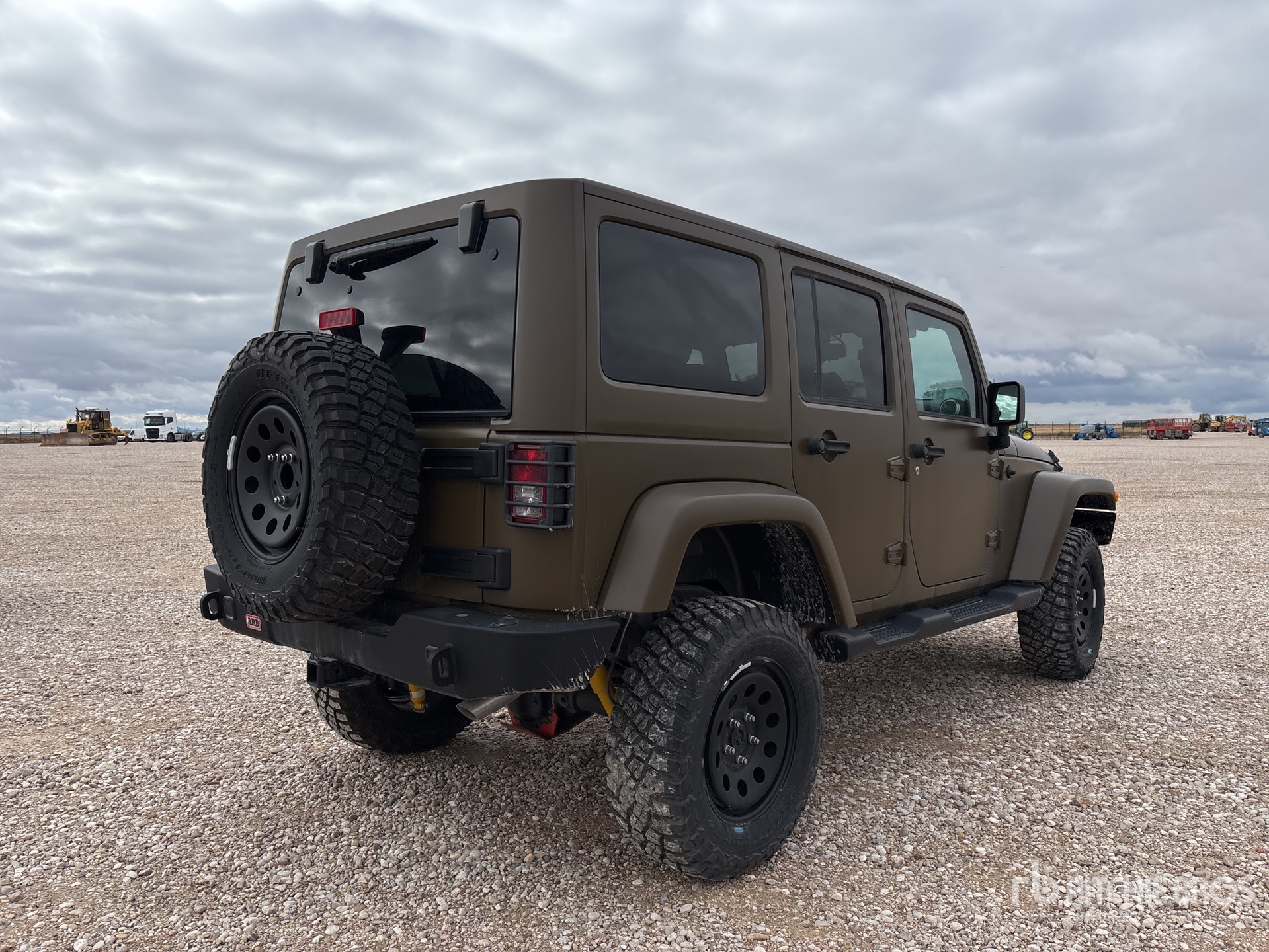 General Appearance with Picture, Right Rear Corner