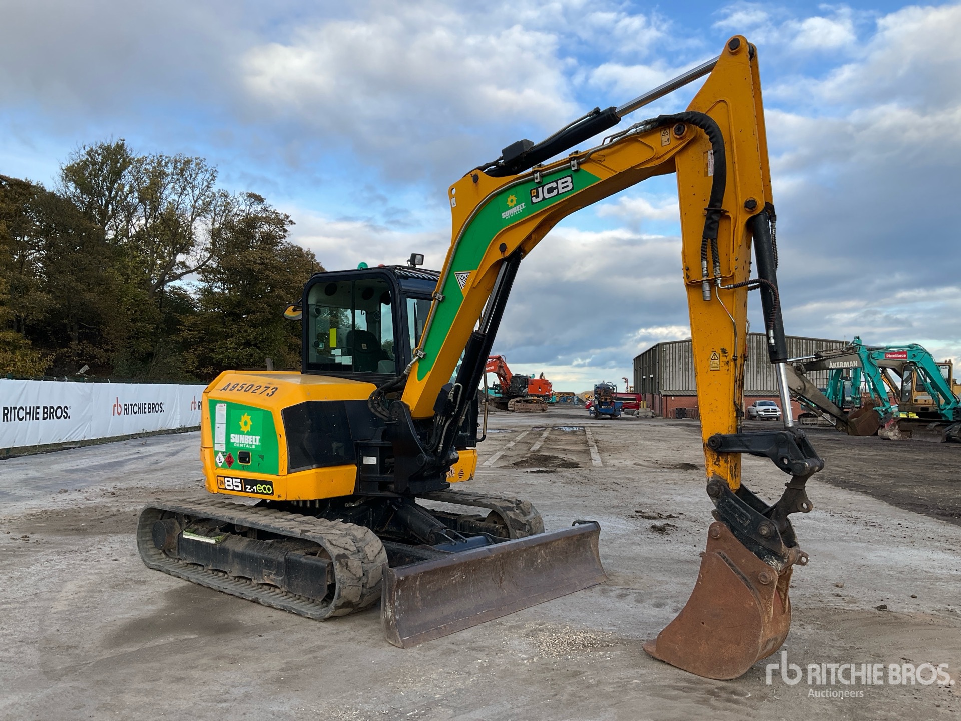 General Appearance with Picture, Right Front Corner