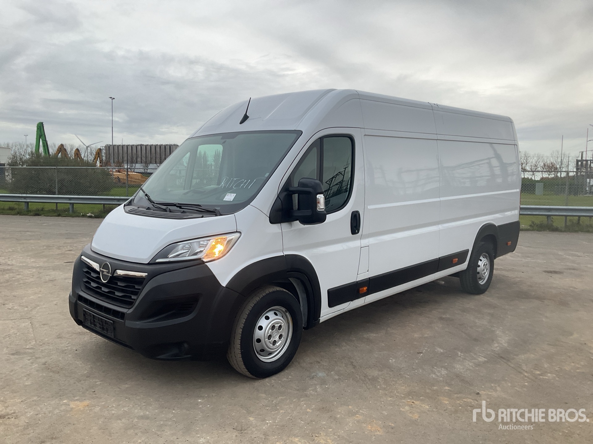 General Appearance with Operation Video