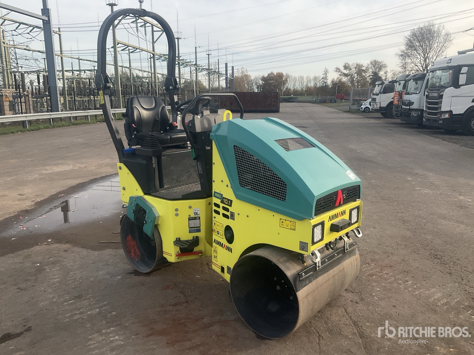 General Appearance with Picture, Right Front Corner