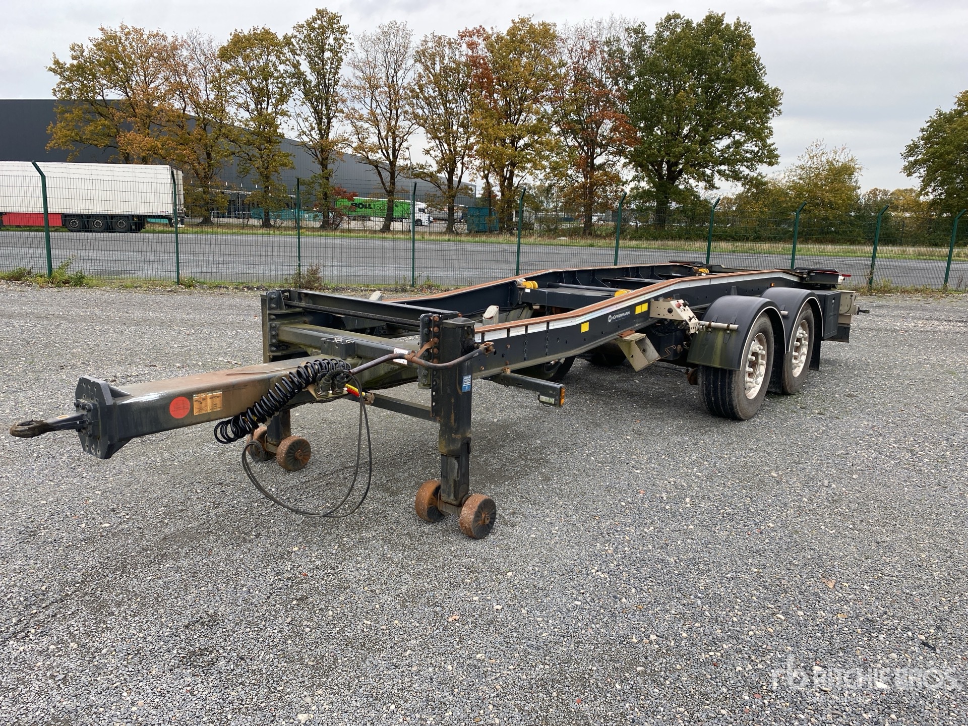 General Appearance with Bild, Ecke vorne links