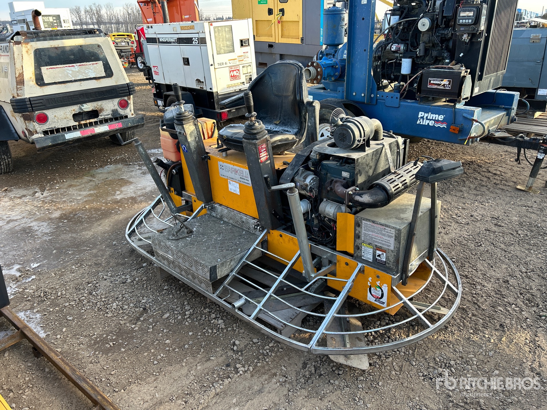 General Appearance with Bild, Ecke vorne links