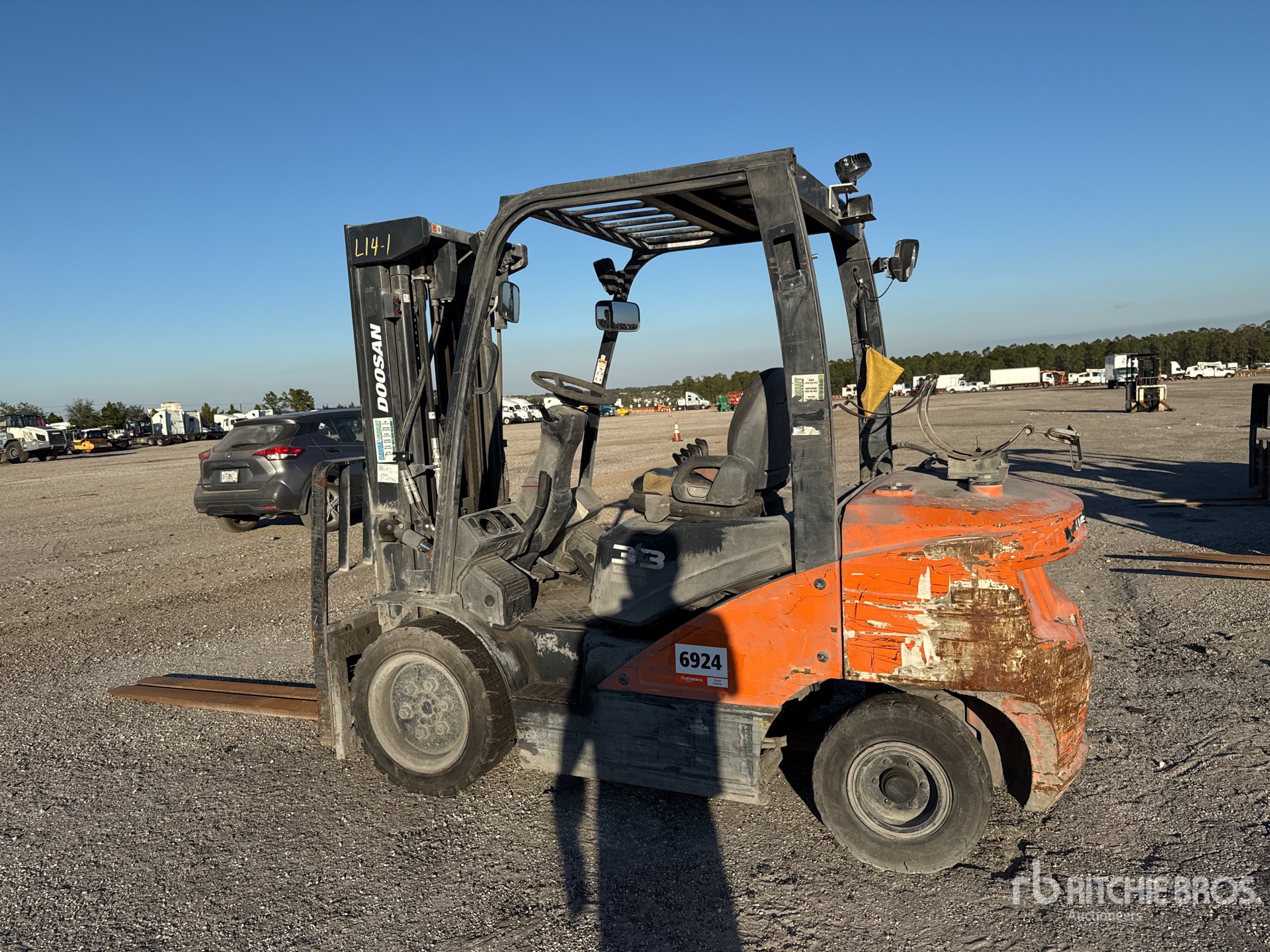 General Appearance with Picture, Left Rear Corner