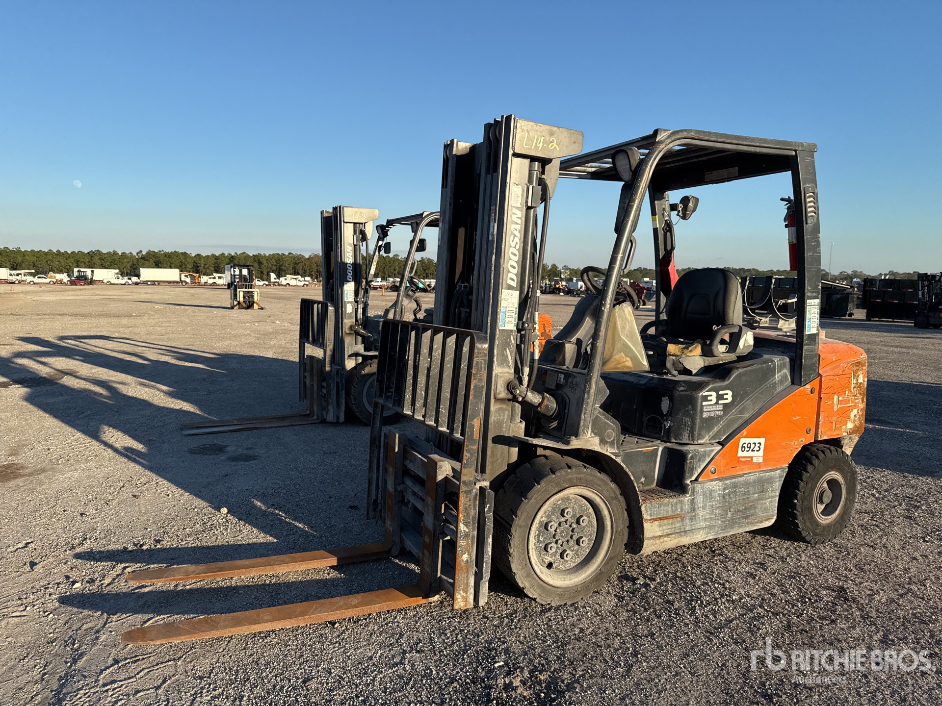 General Appearance with Picture, Left Front Corner