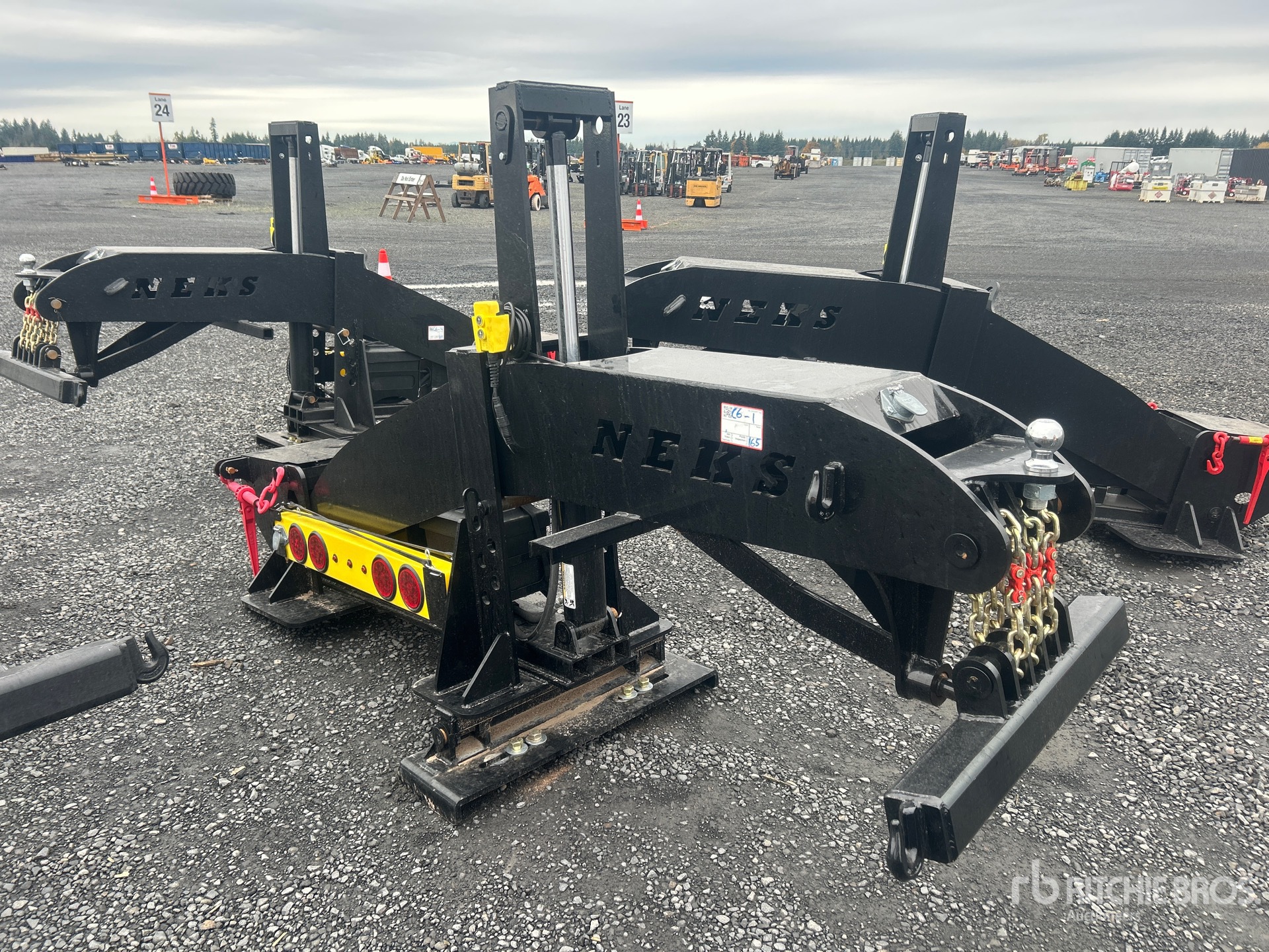 General Appearance with Bild, Ecke vorne links