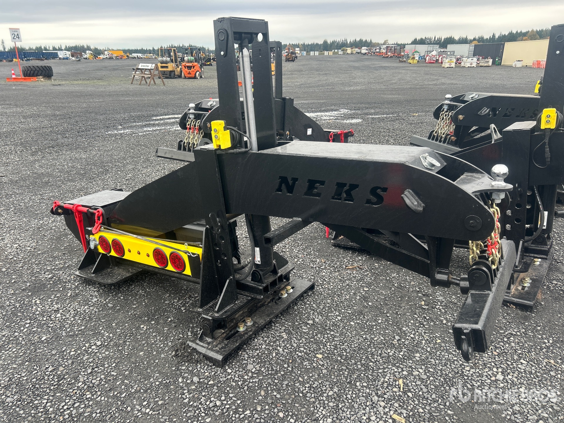 General Appearance with Bild, Ecke vorne links