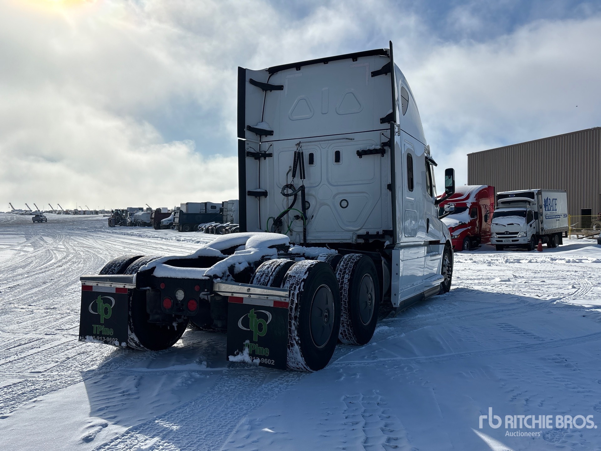 Aspect général with Image, coin arrière droit