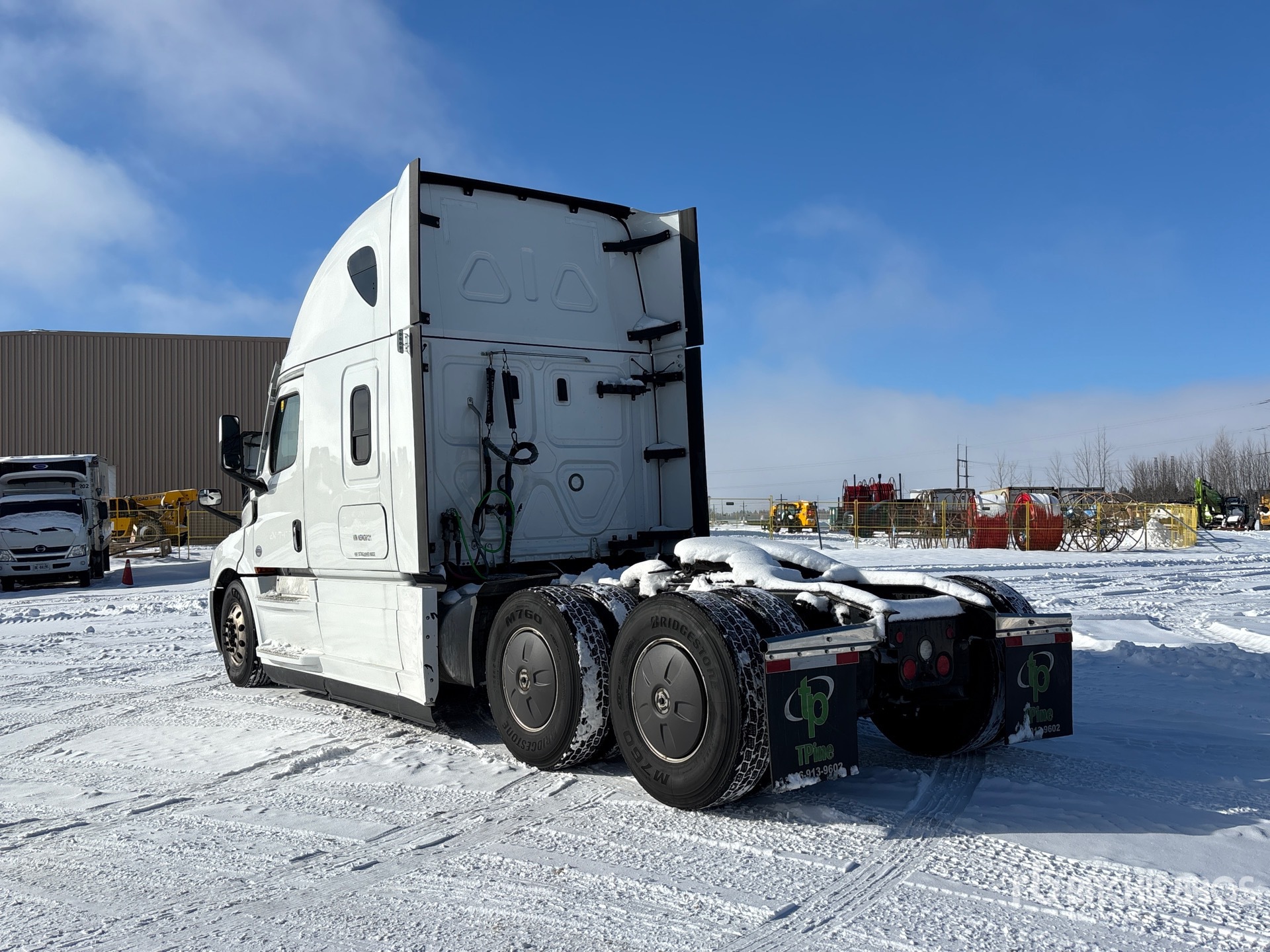 Aspect général with Image, coin arrière gauche