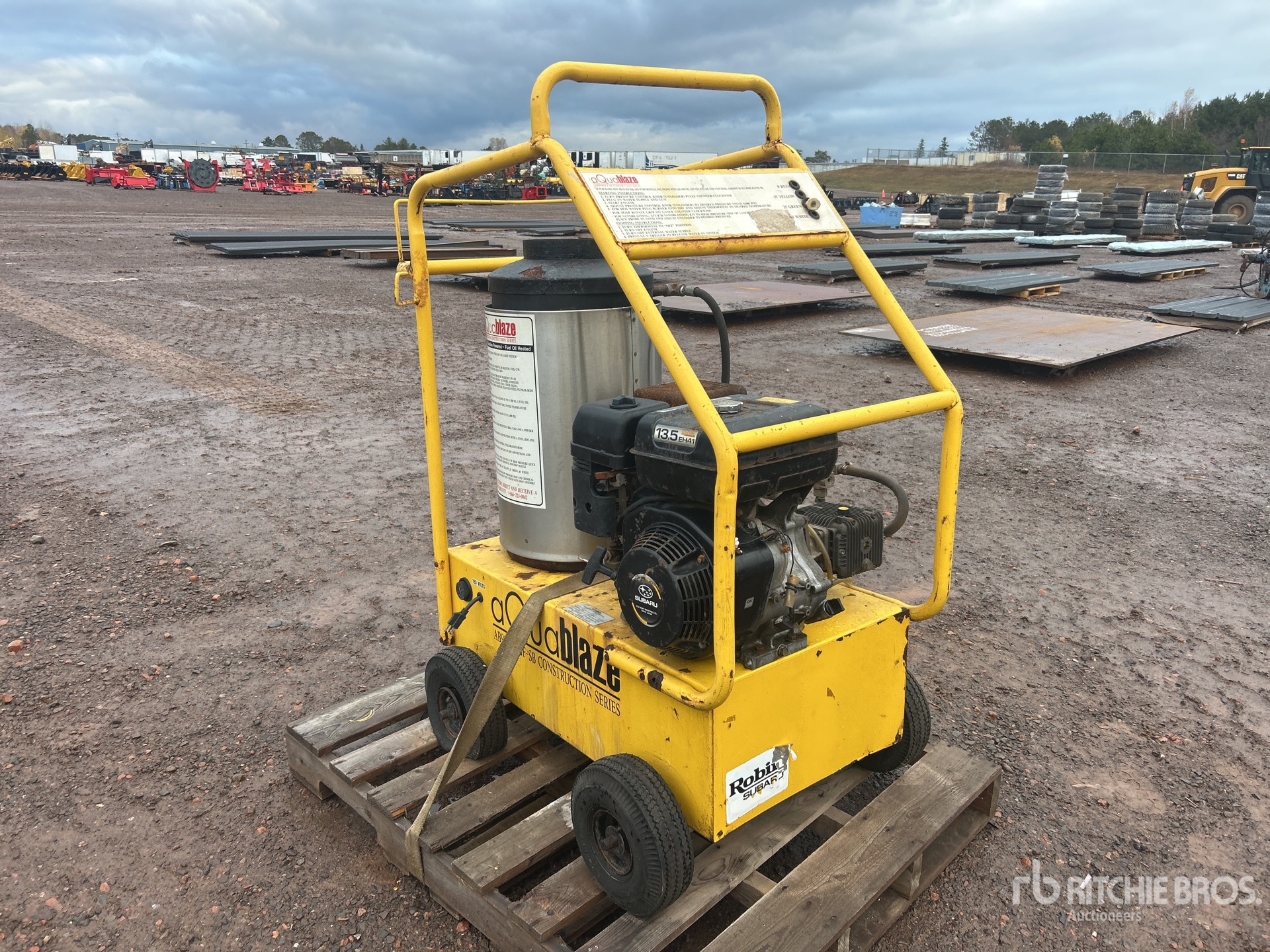 General Appearance with Bild, Ecke vorne rechts