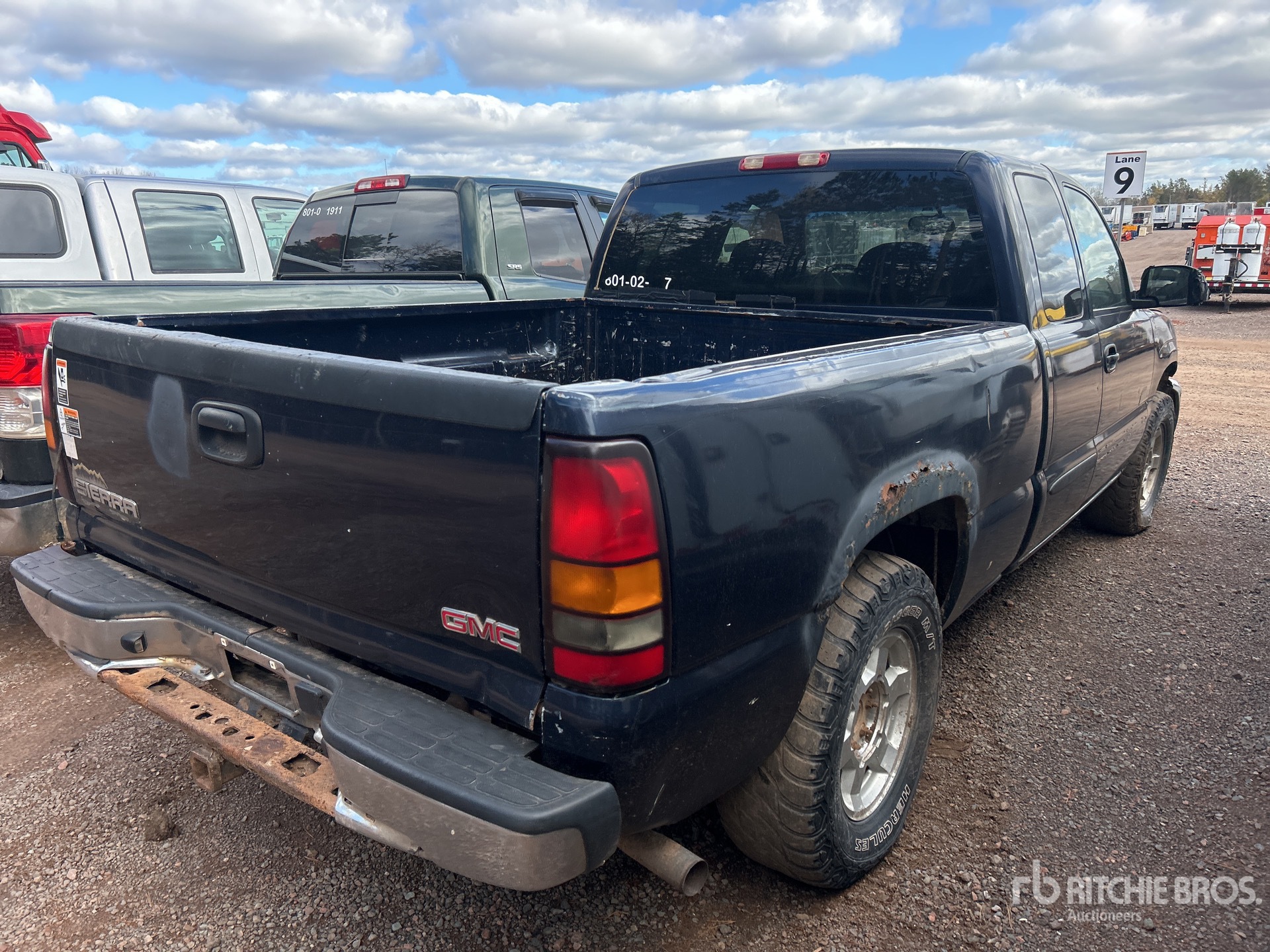 General Appearance with Picture, Right Rear Corner