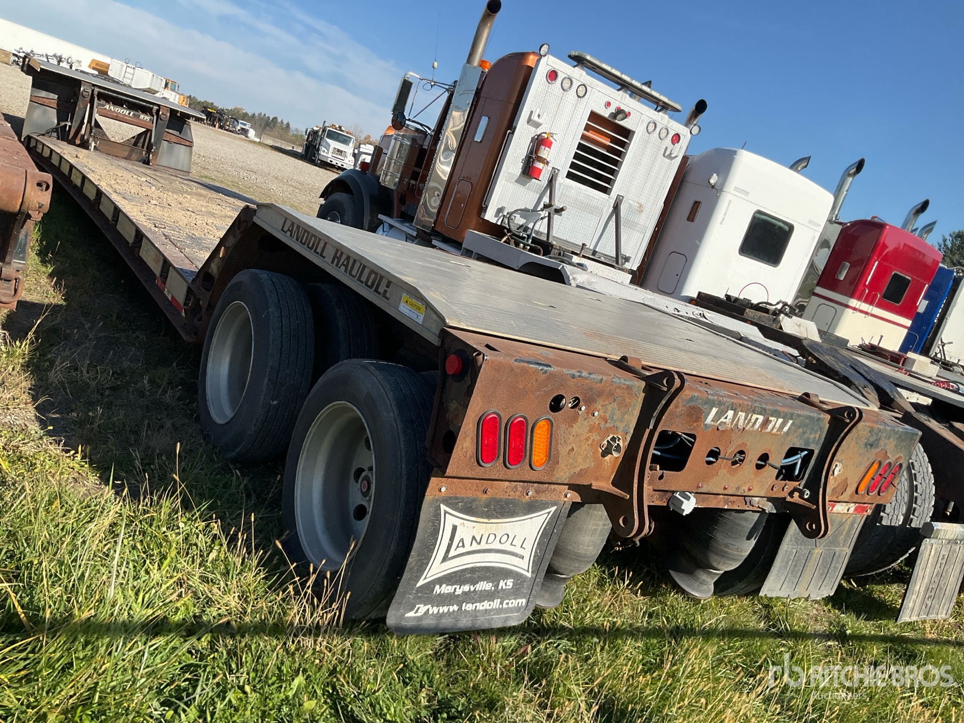 General Appearance with Bild, Ecke hinten links