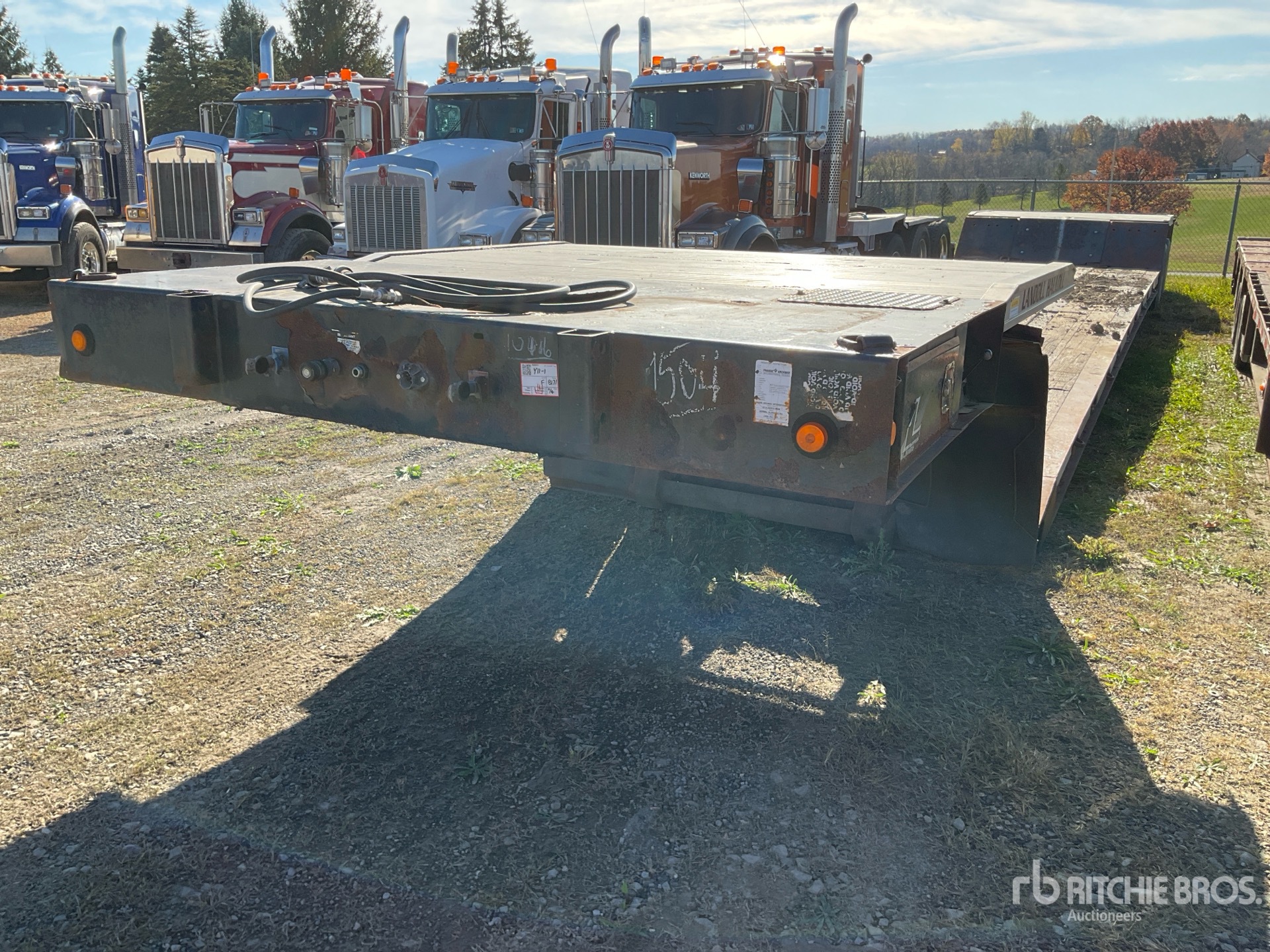 General Appearance with Bild, Ecke vorne links