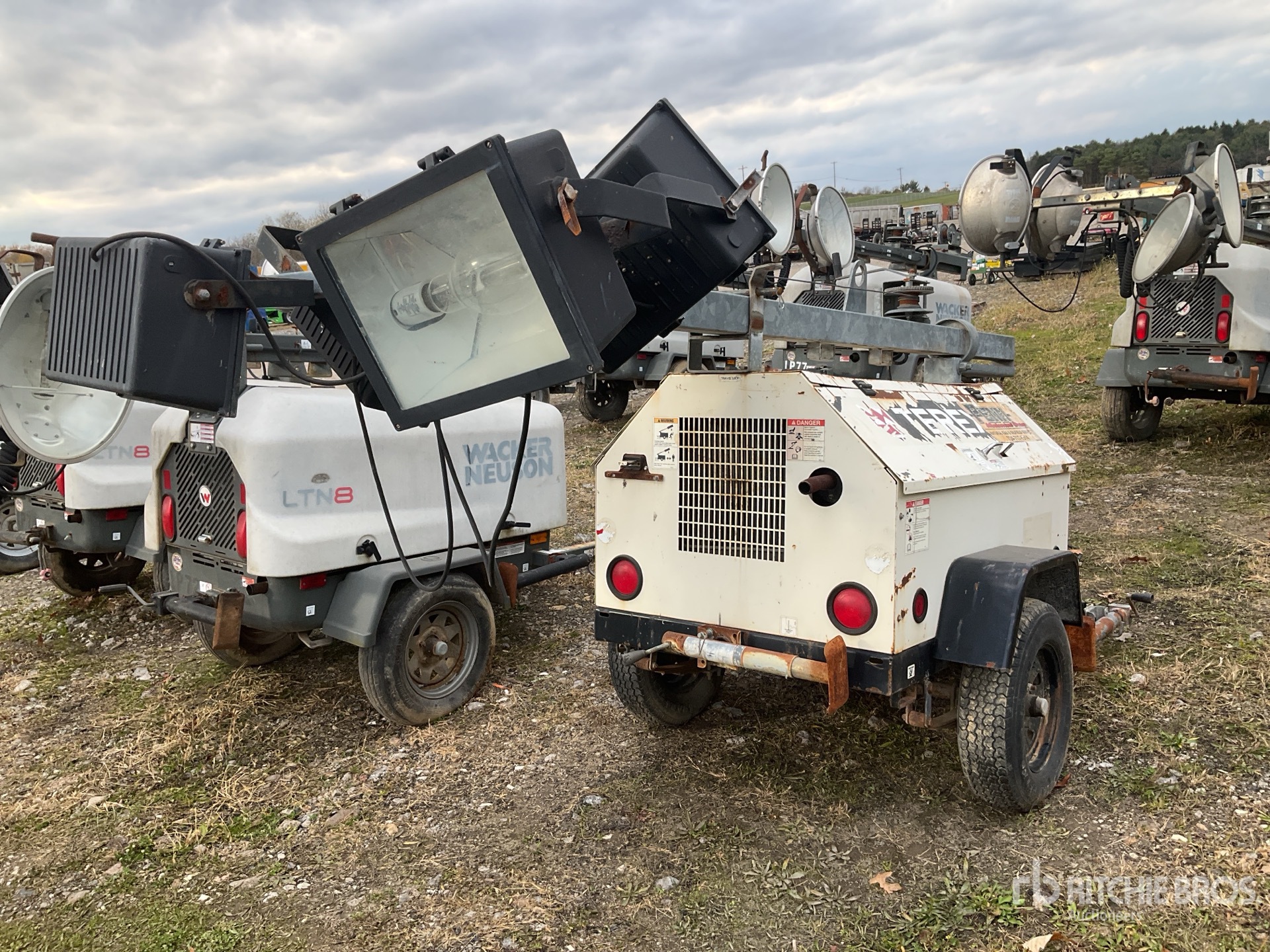 General Appearance with Foto, angolo anteriore sinistro