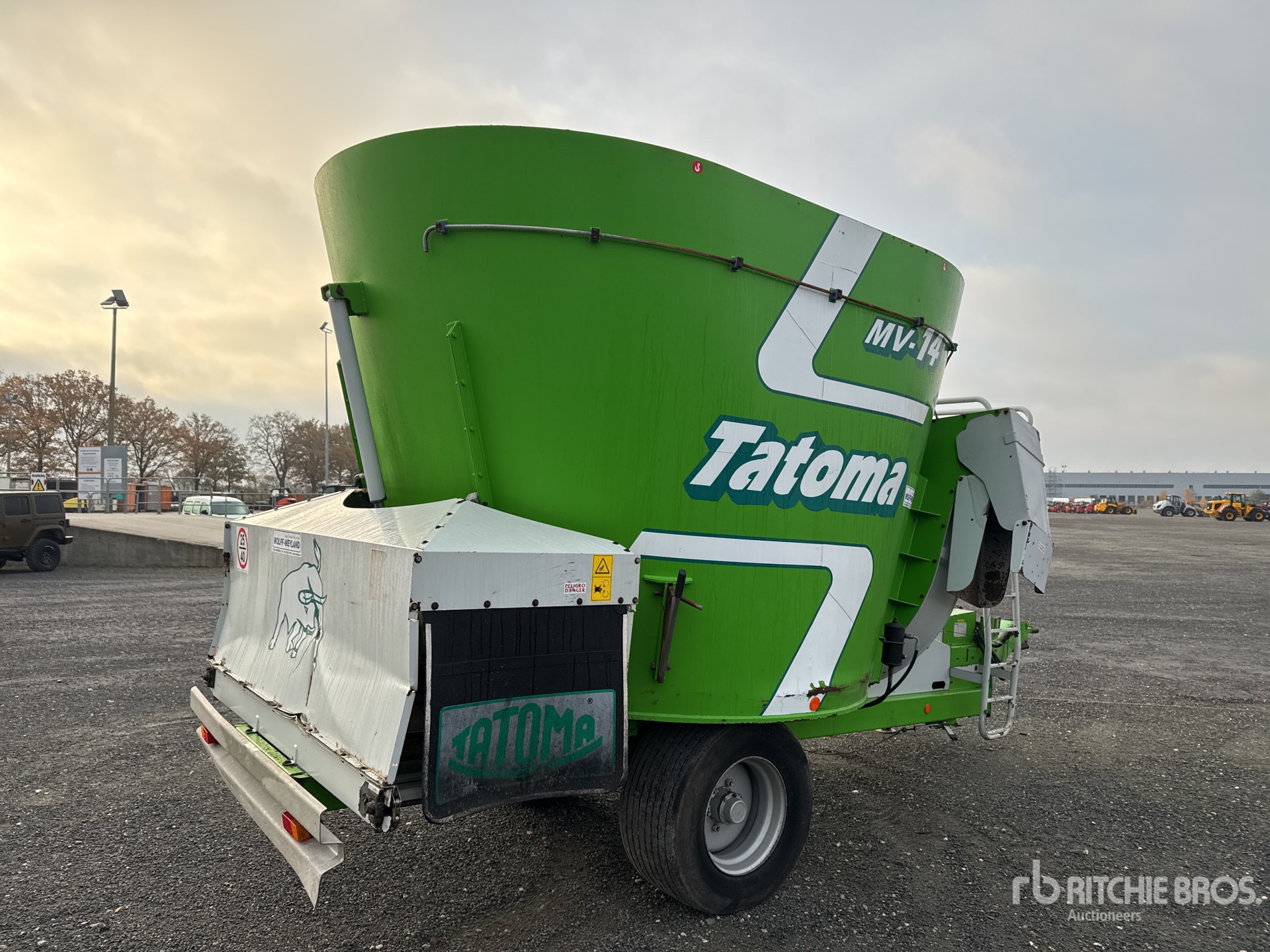 General Appearance with Picture, Right Rear Corner