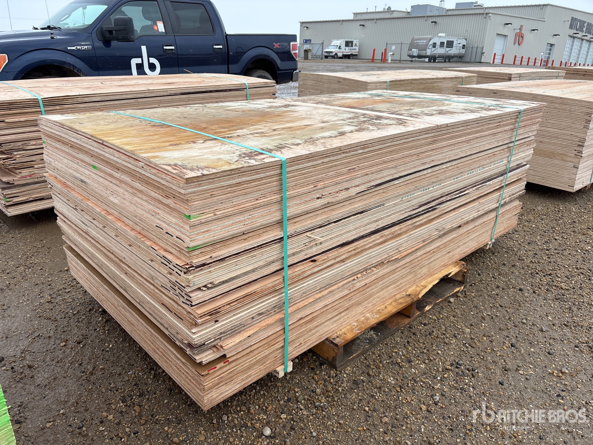 General Appearance with Foto, angolo posteriore sinistro