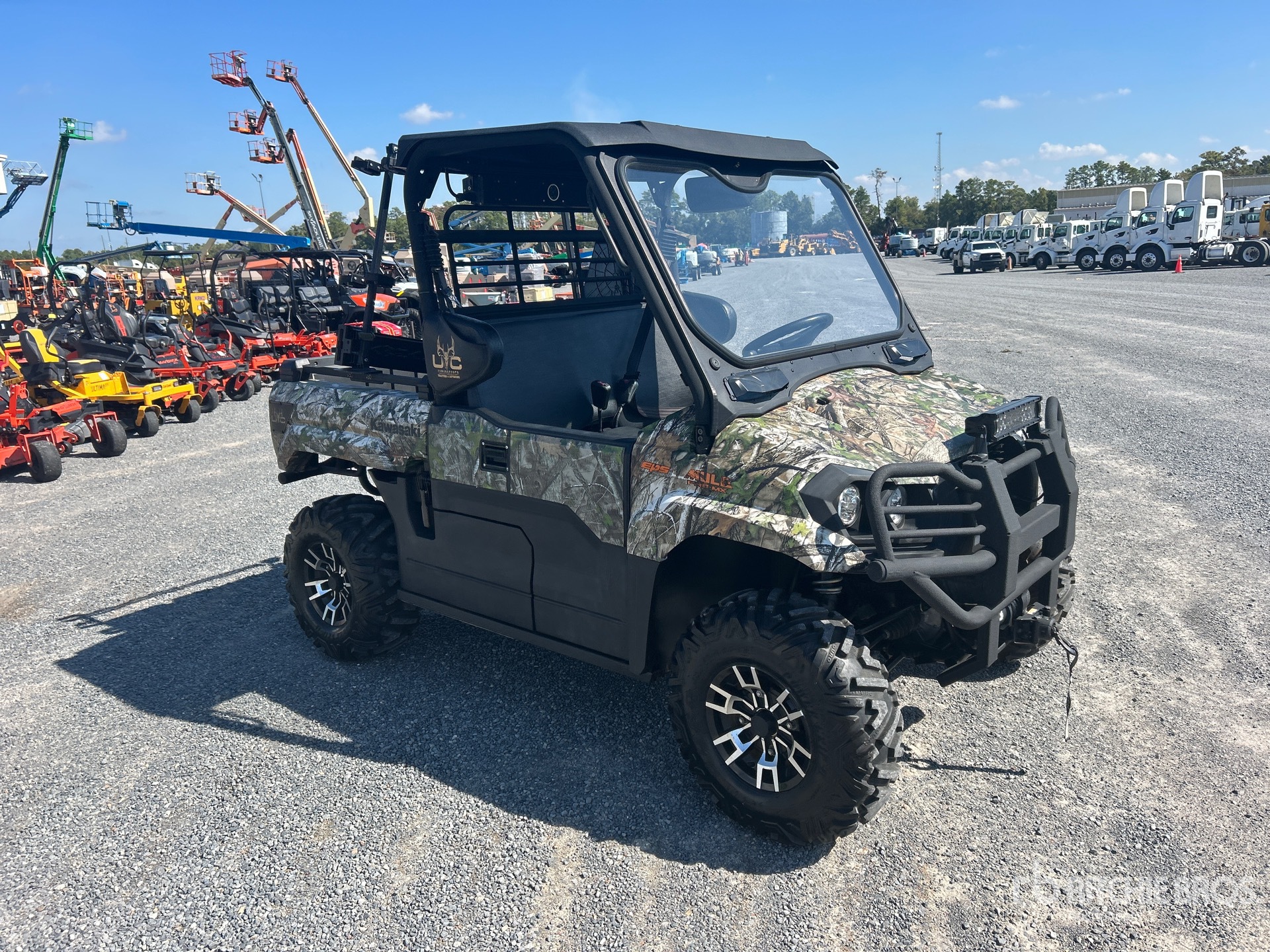 General Appearance with Picture, Right Front Corner