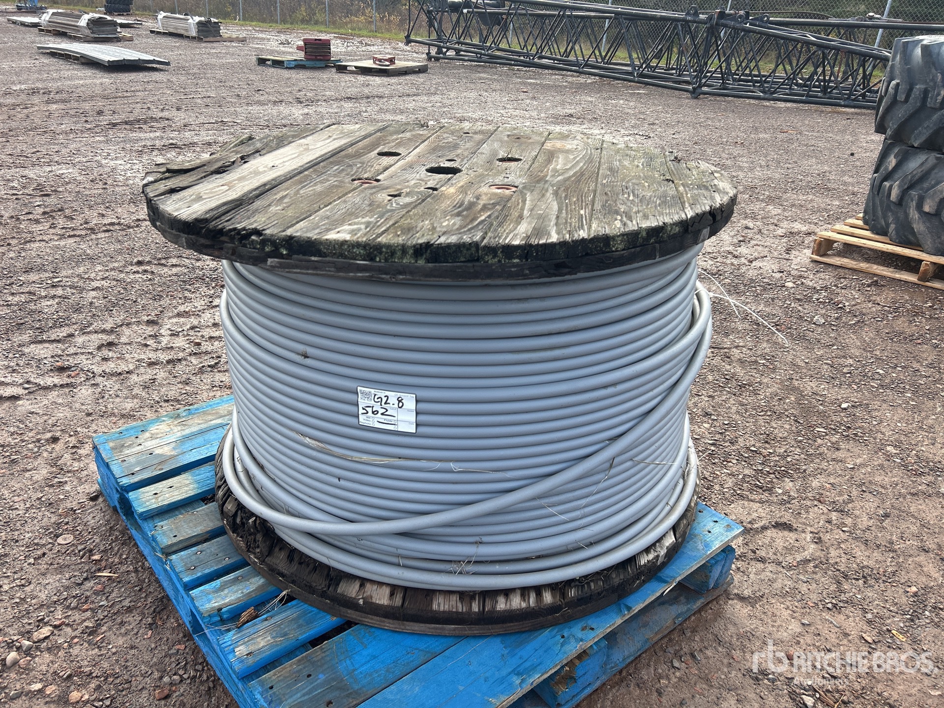 General Appearance with Bild, Ecke vorne links