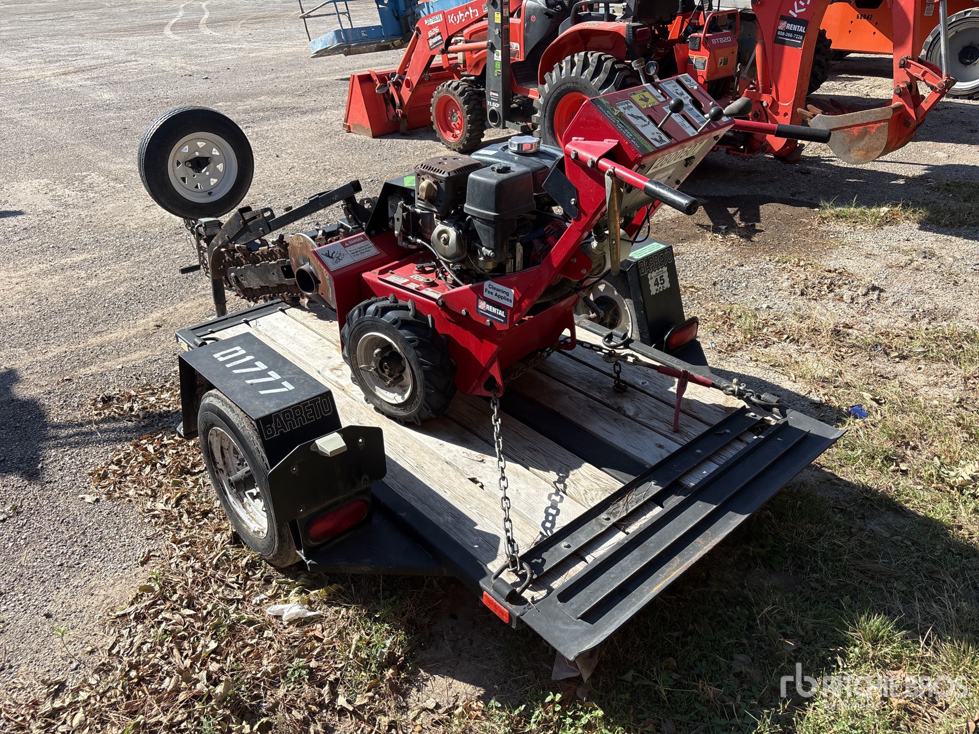 General Appearance with Foto, angolo posteriore sinistro