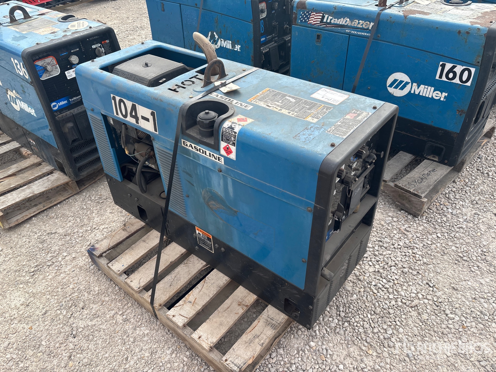 Aspect général with Image, coin avant droit