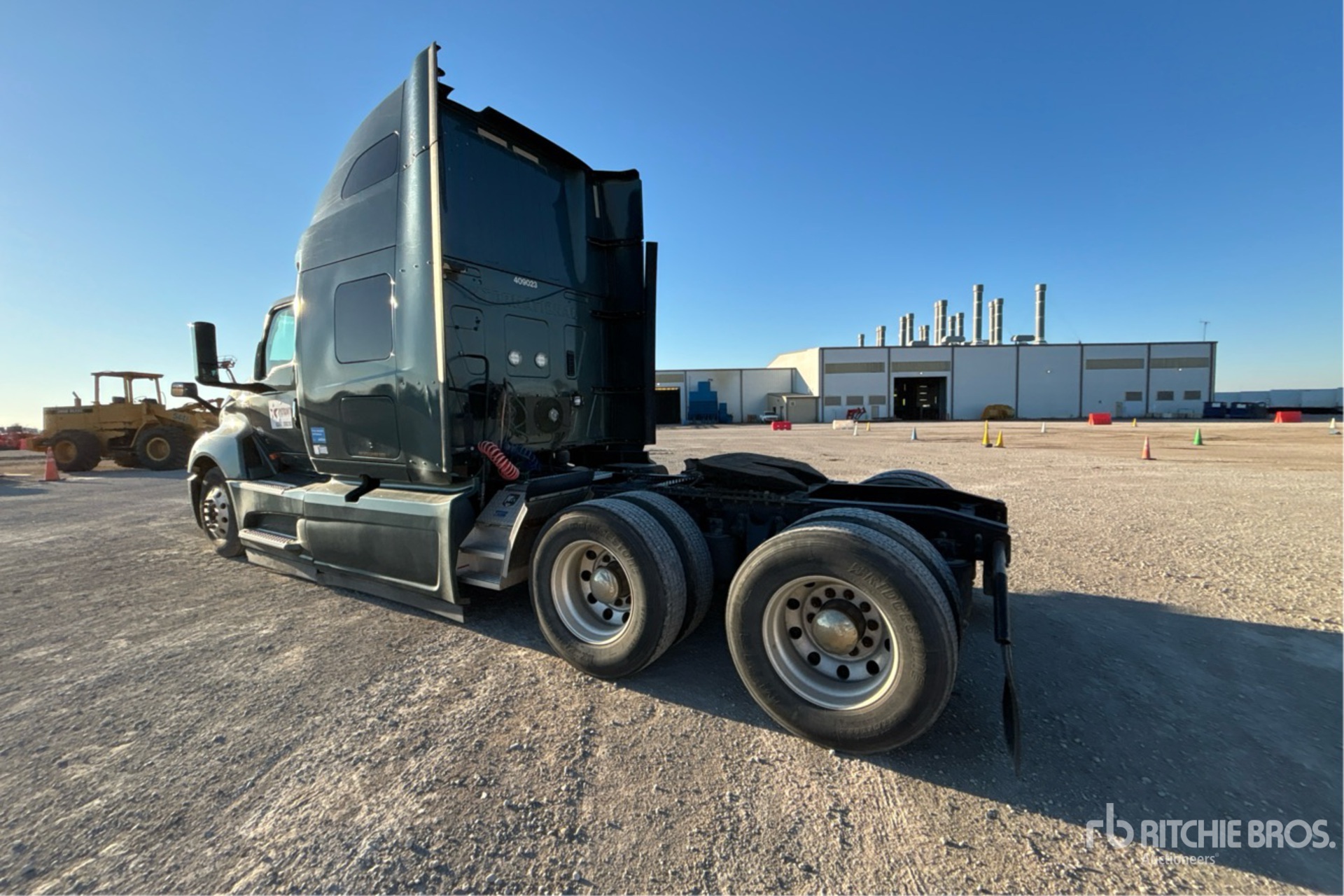 General Appearance with Foto, angolo posteriore sinistro