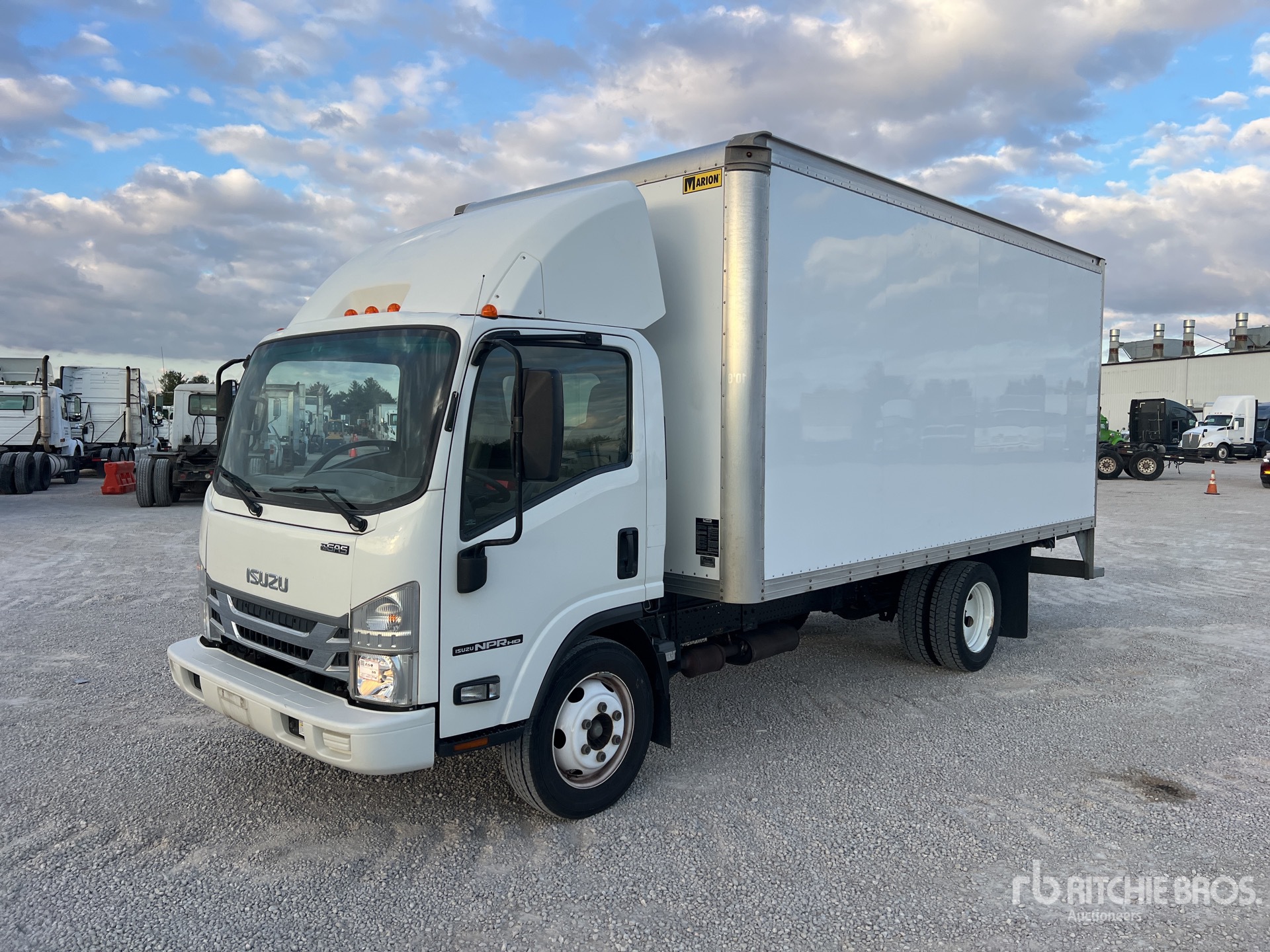 General Appearance with Bild, Ecke vorne links