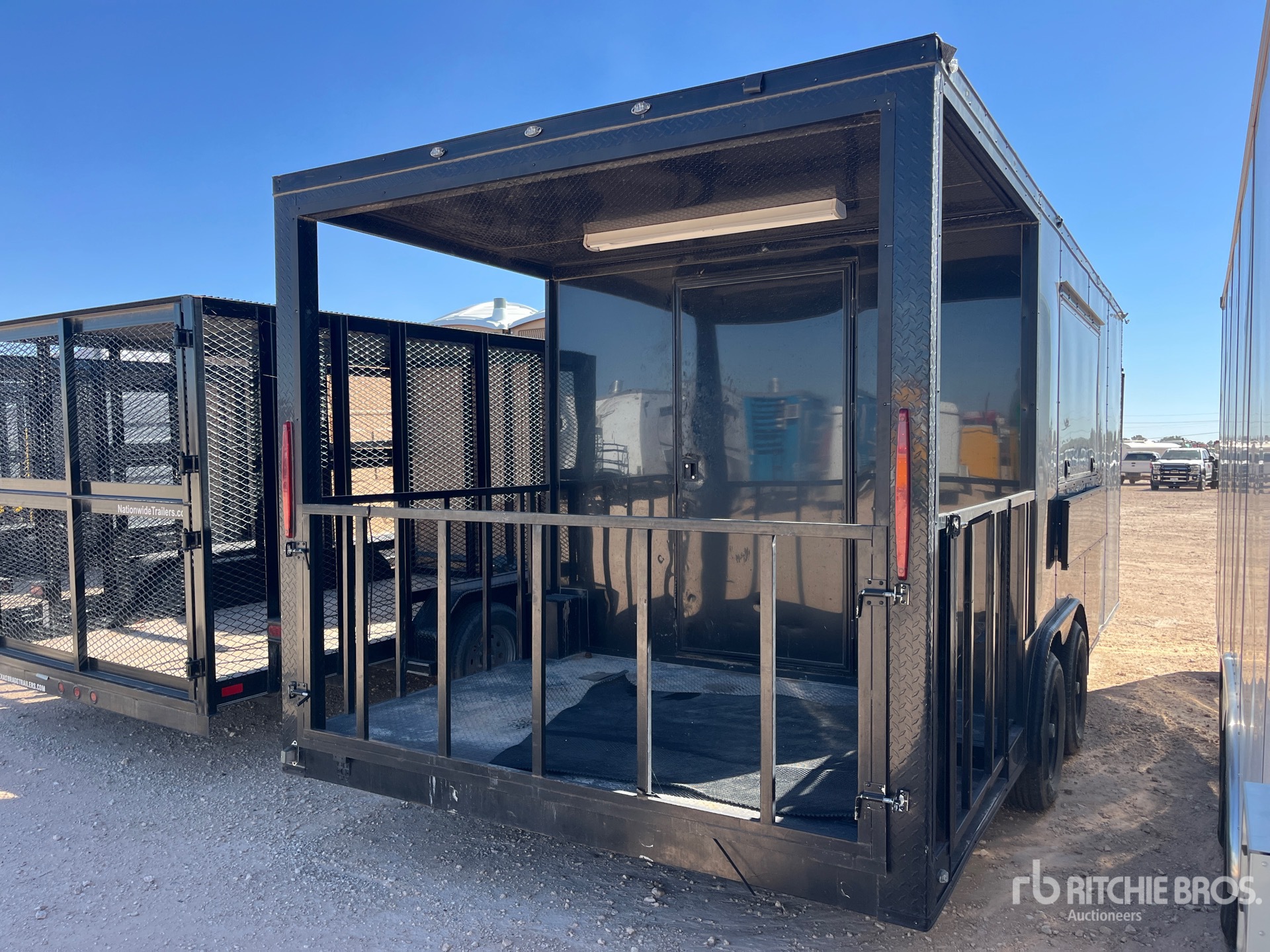 General Appearance with Bild, Ecke hinten rechts