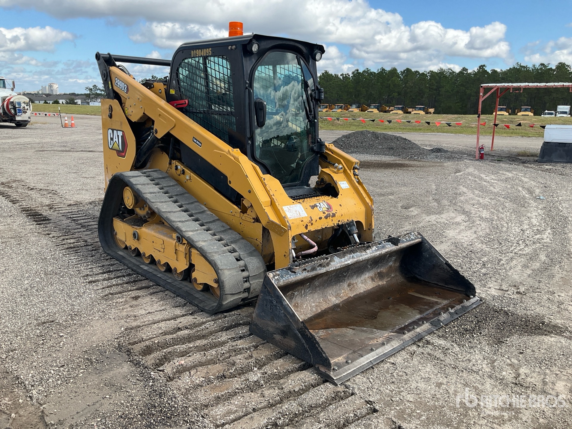 Aspect général with Image, coin avant droit