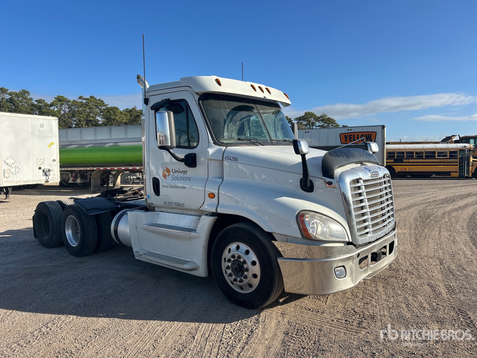 General Appearance with Bild, Ecke vorne rechts