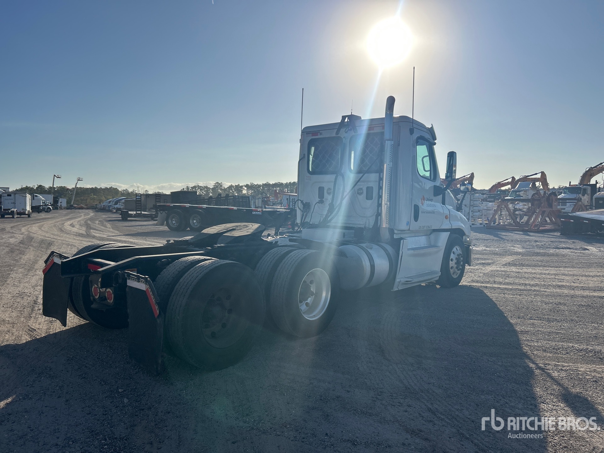 General Appearance with Bild, Ecke hinten rechts