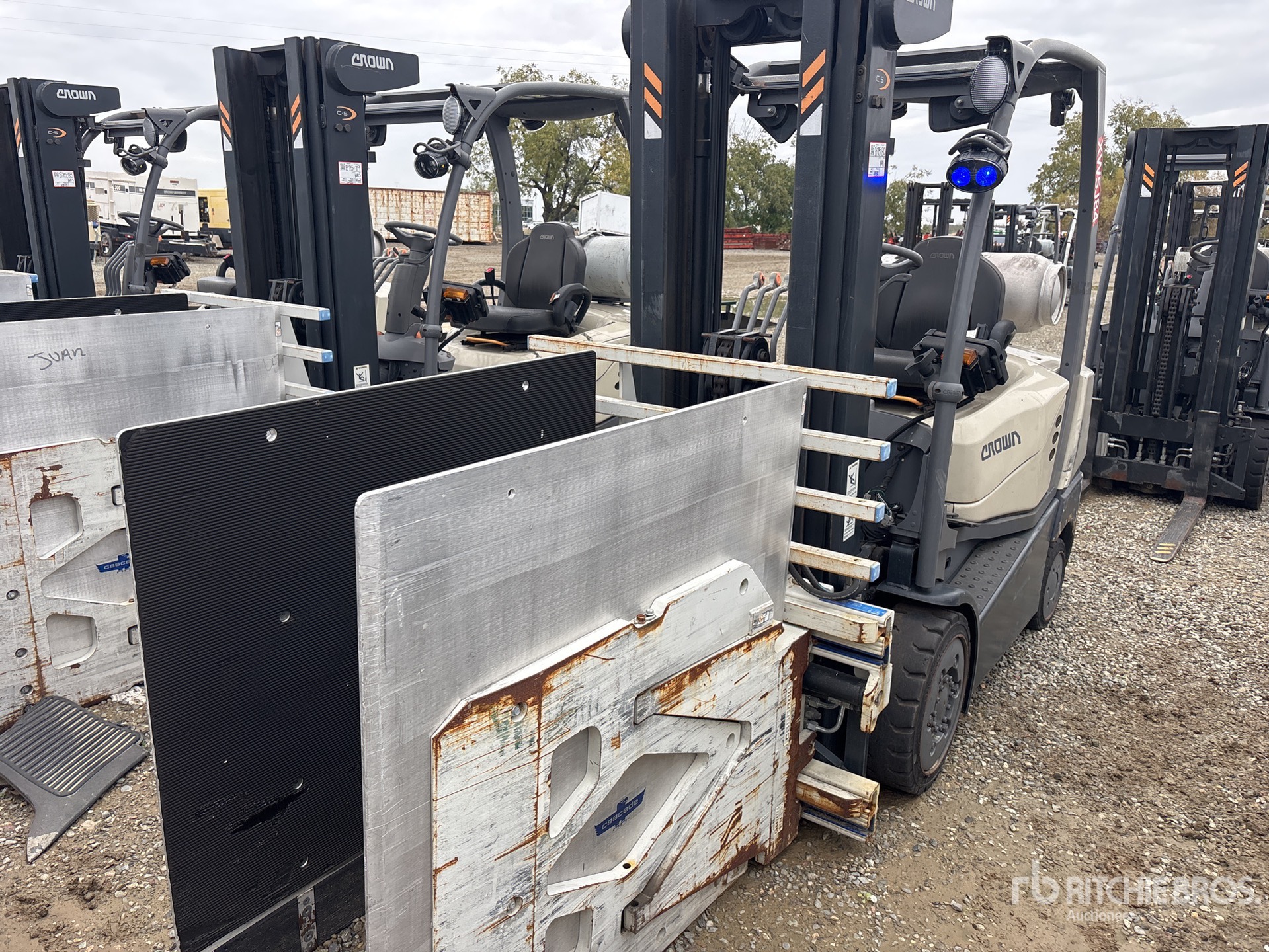 General Appearance with Featured Photo