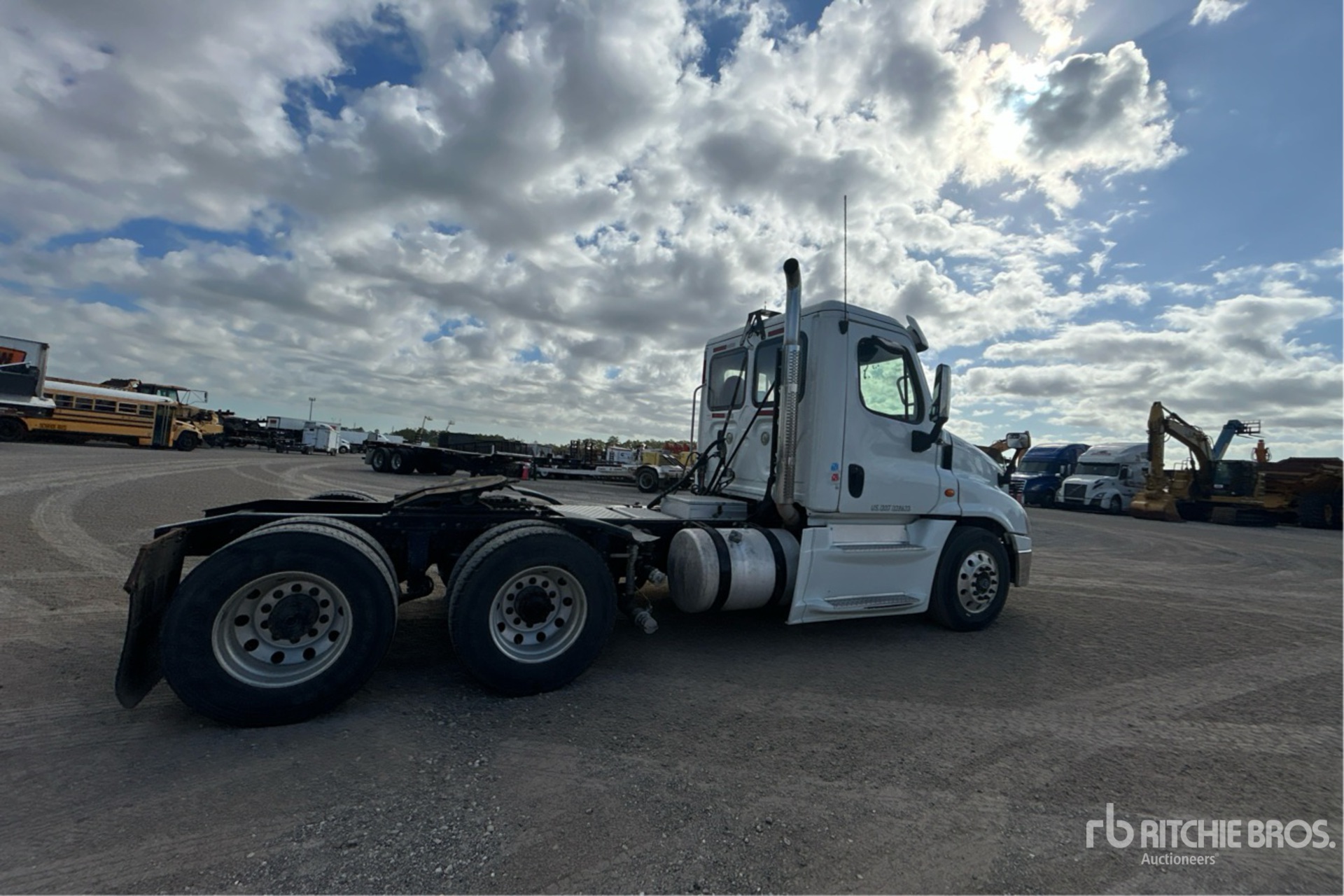 General Appearance with Bild, Ecke hinten rechts