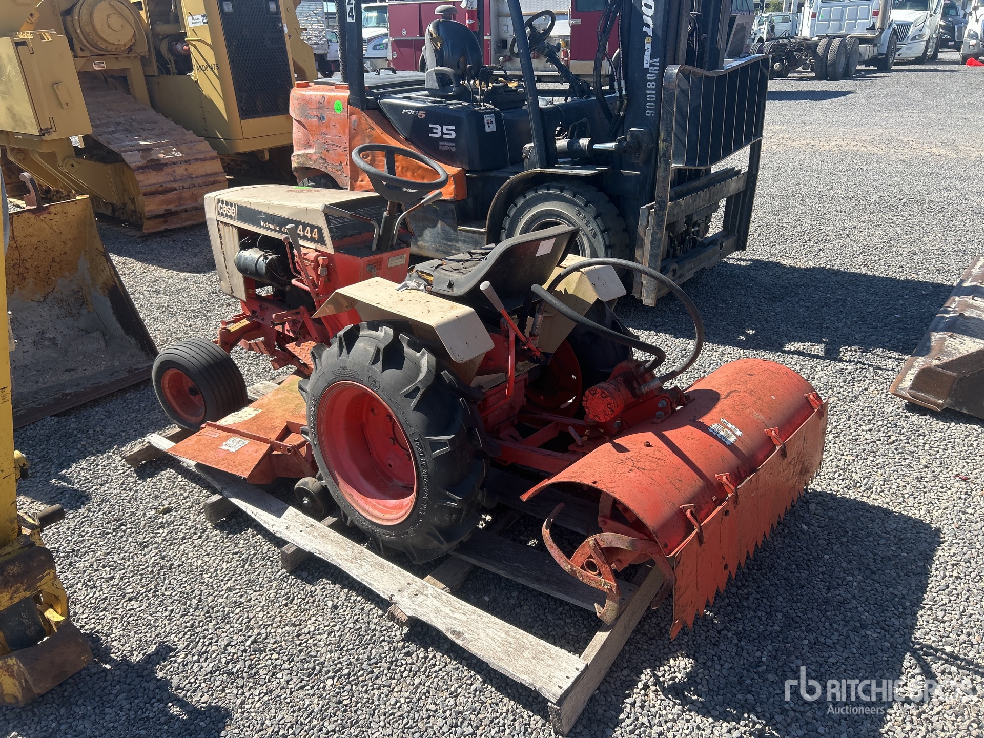 General Appearance with Picture, Left Rear Corner