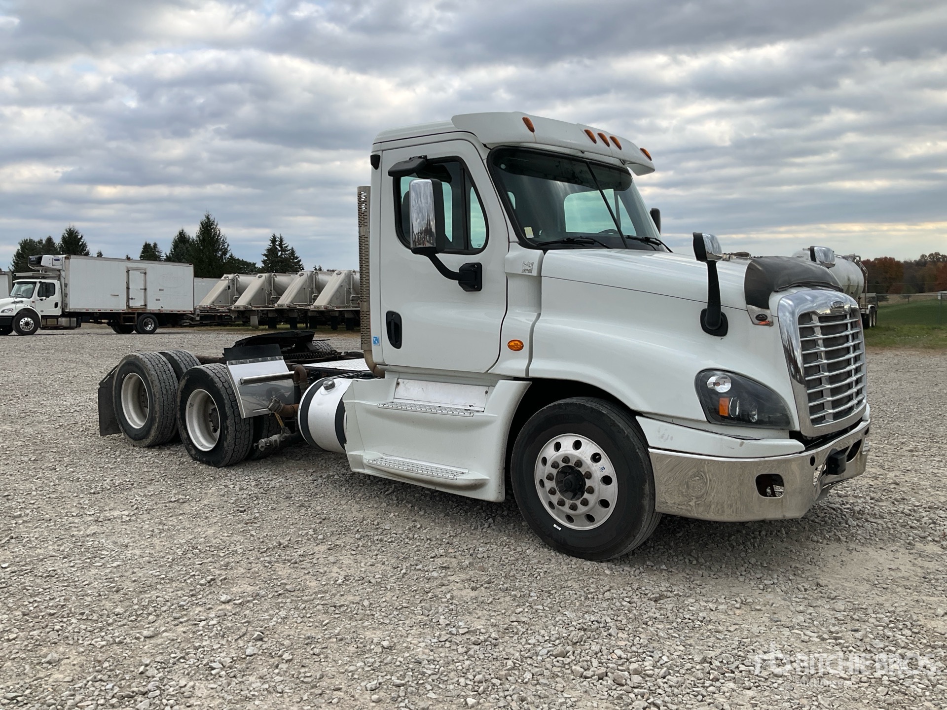 General Appearance with Bild, Ecke vorne rechts