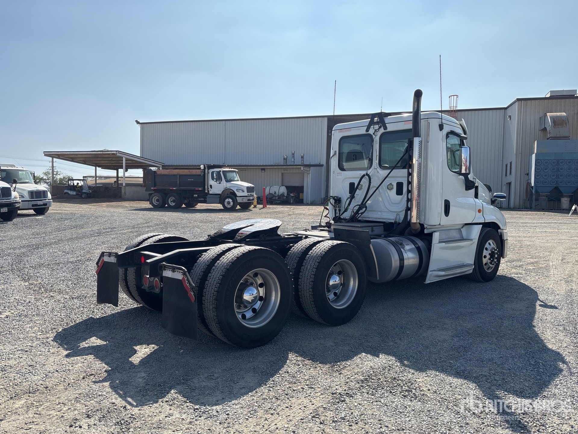 General Appearance with Foto, angolo anteriore sinistro