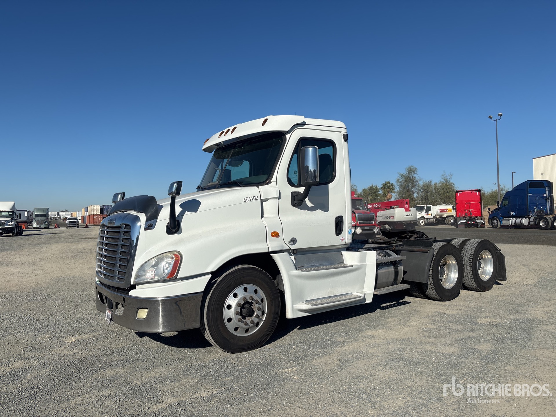 General Appearance with Foto, angolo anteriore sinistro