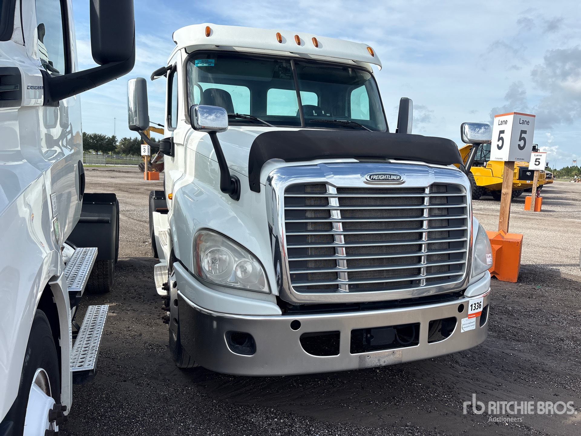 2016 Freightliner CASCADIA 125