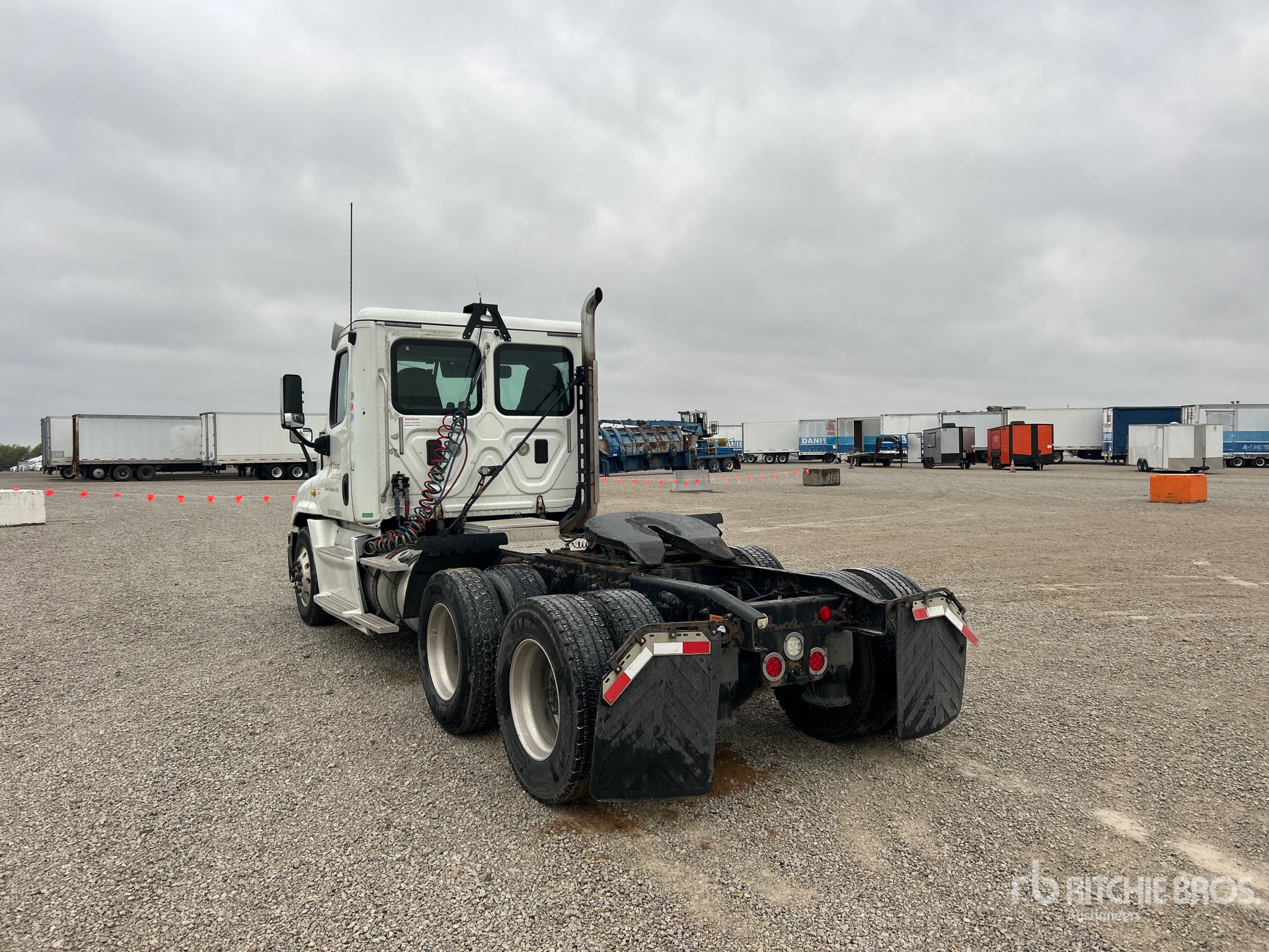 General Appearance with Imagen: esquina trasera izquierda