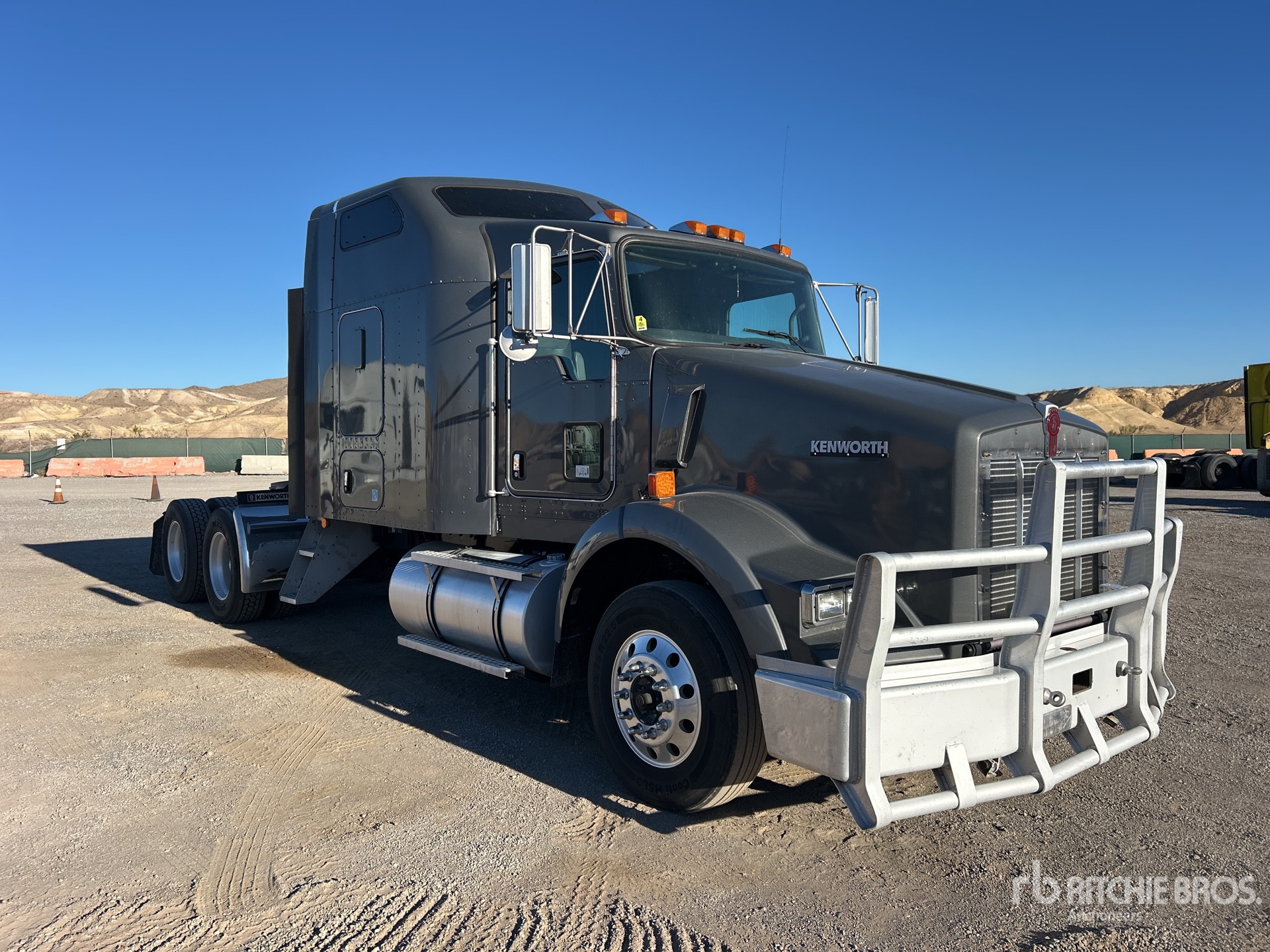 General Appearance with Image, coin avant droit