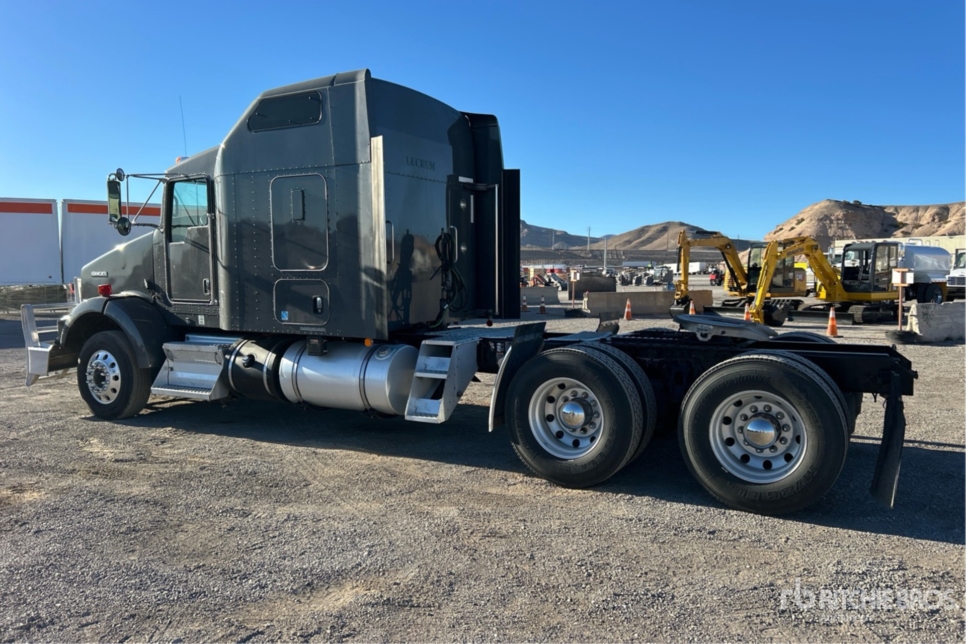 Aspect général with Image, coin arrière gauche