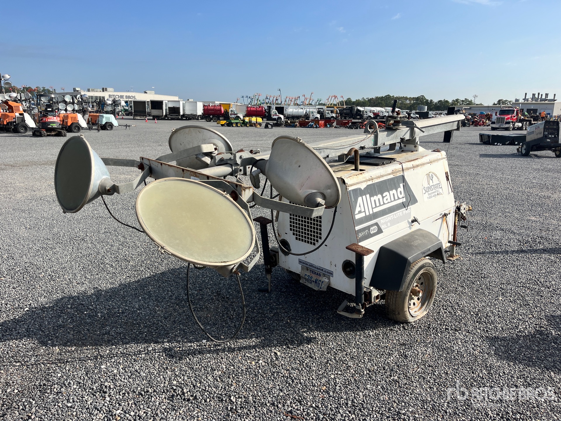 Aspect général with Image, coin arrière droit