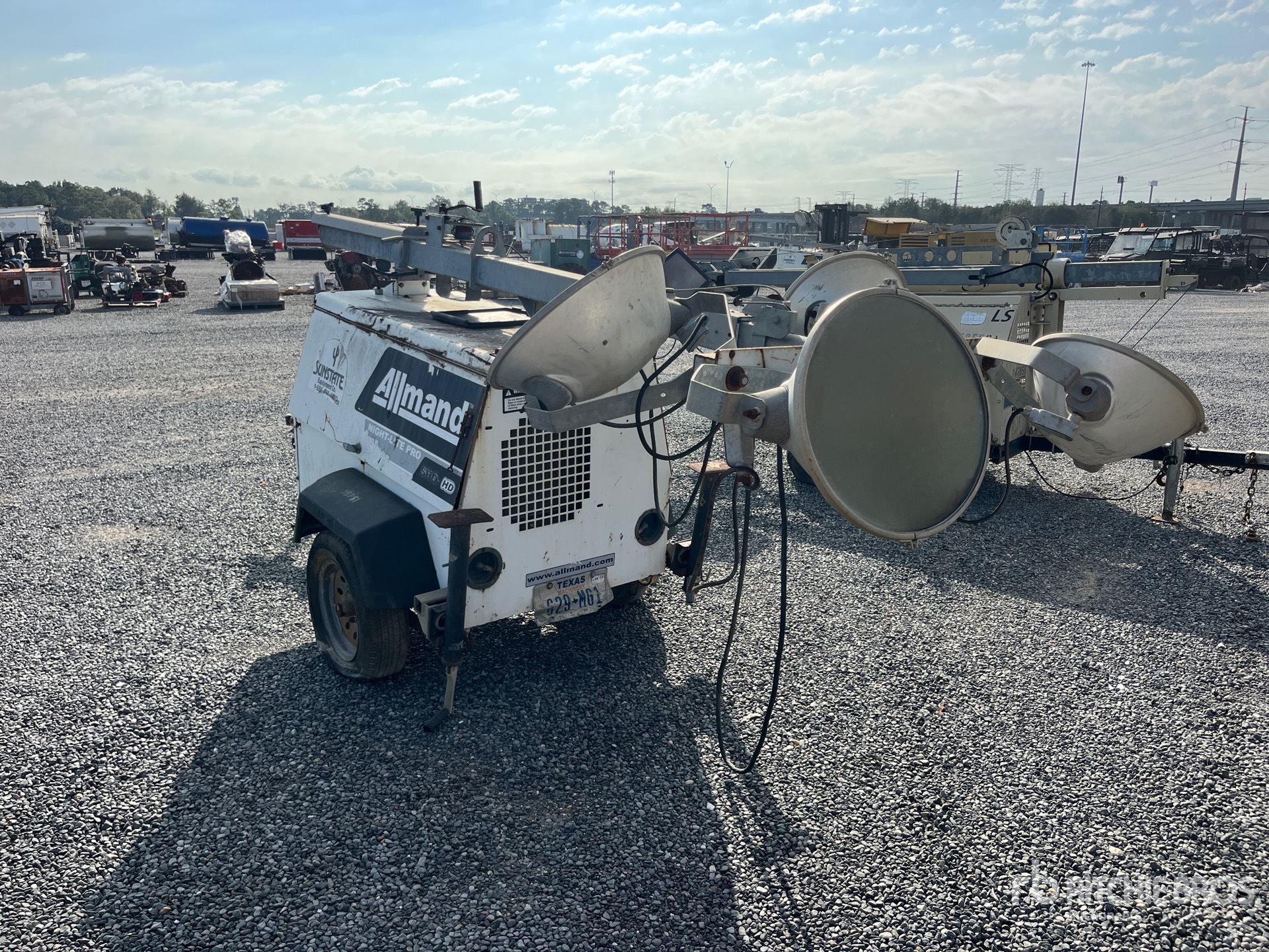Aspect général with Image, coin arrière gauche