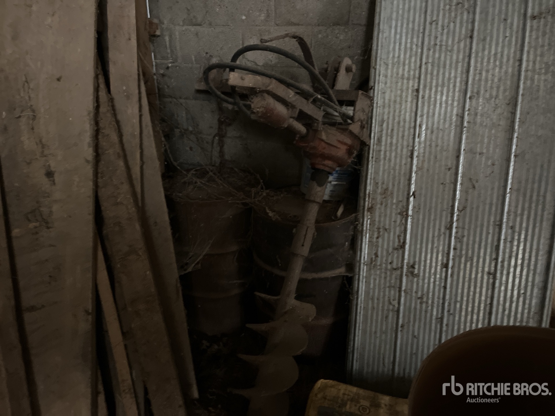 Aspect général with Image, coin arrière gauche