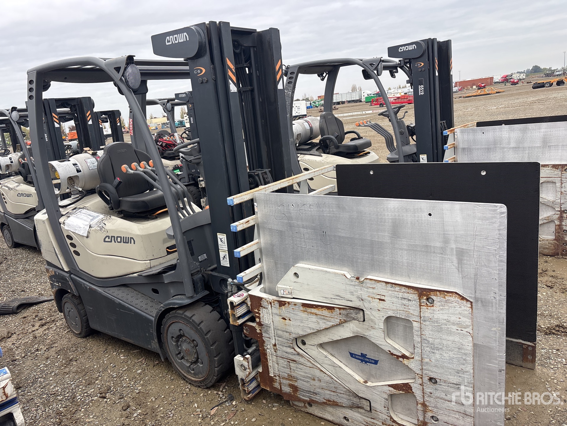 Aspect général with Image, coin avant droit