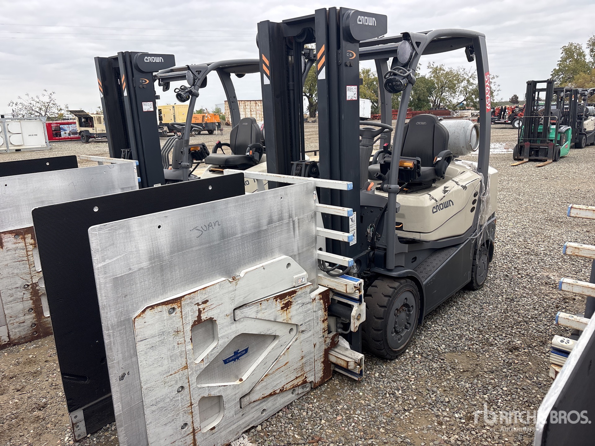 General Appearance with Picture, Left Front Corner